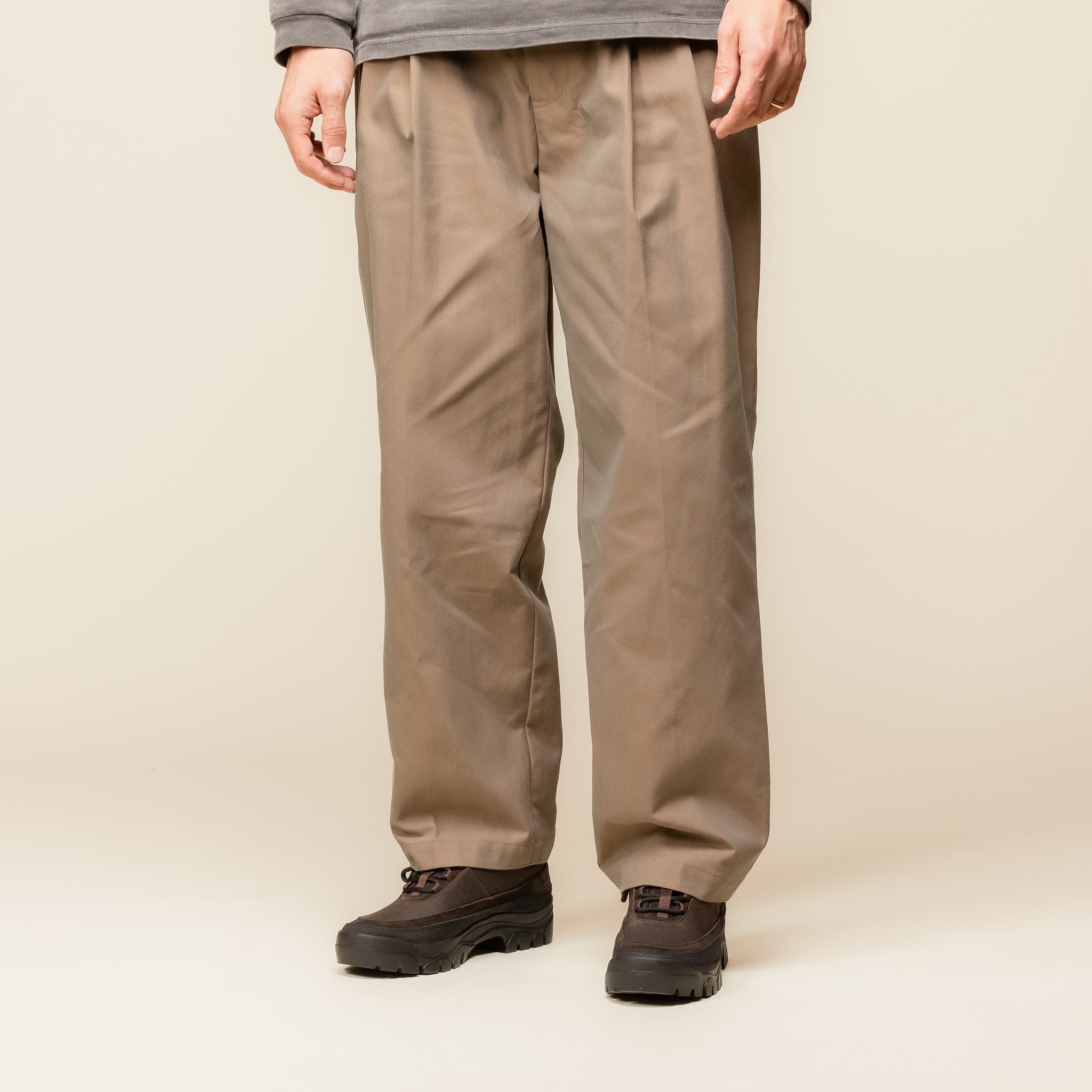 Still by Hand - Deep Tuck Pressed Pants - Olive PT09243