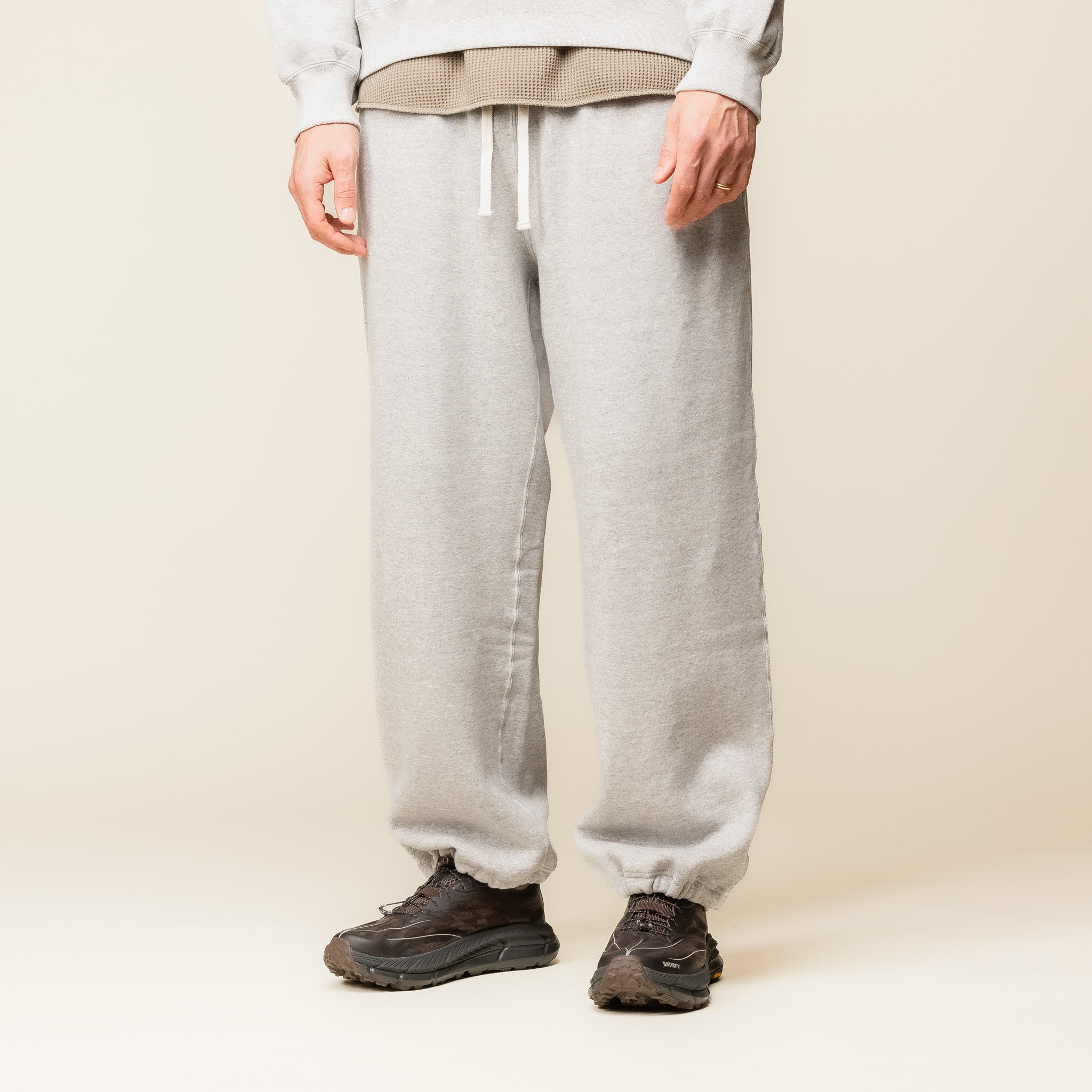 SO SHOP & HOSTEL NAKAMEGURO - Sweat Pants - Grey