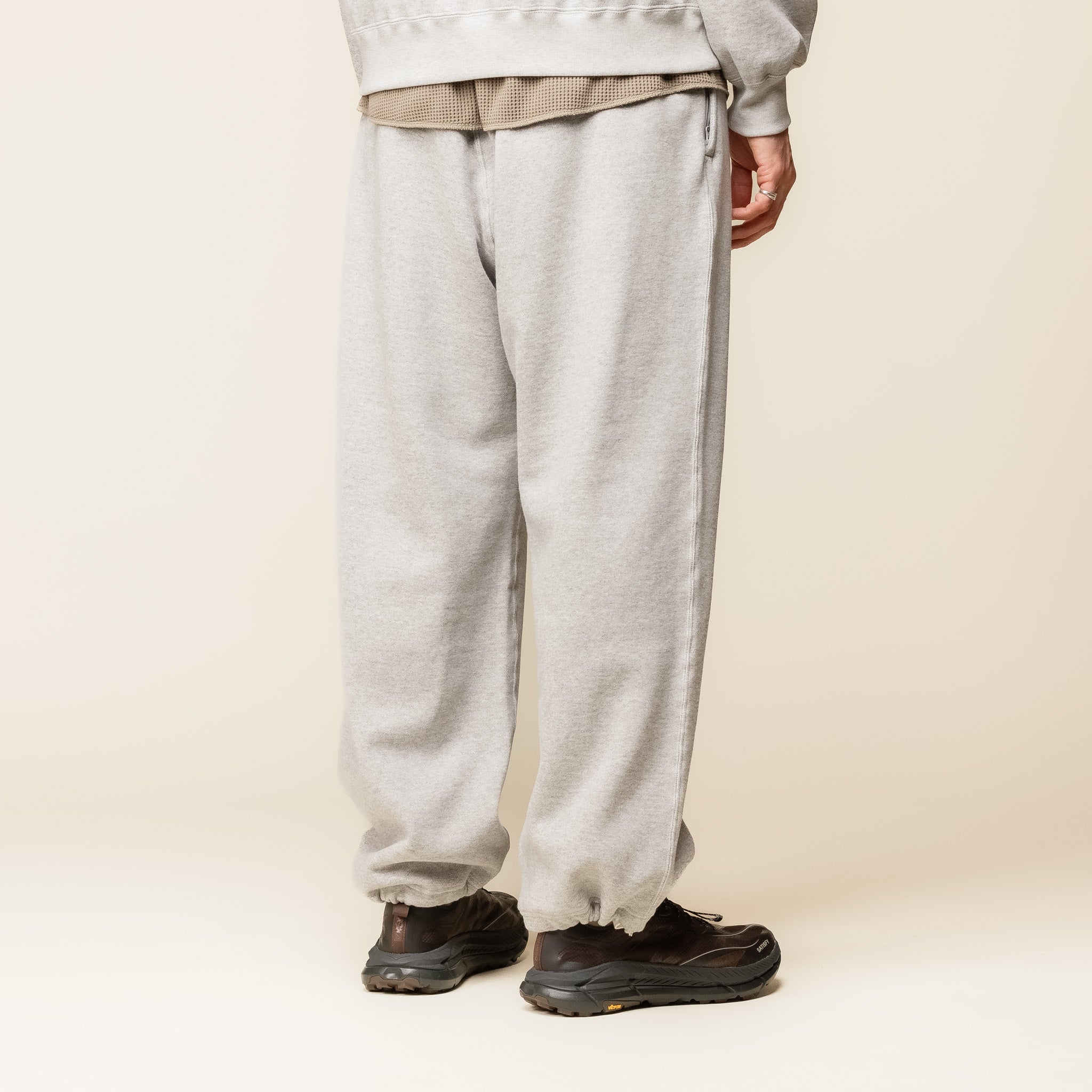 SO SHOP & HOSTEL NAKAMEGURO - Sweat Pants - Grey