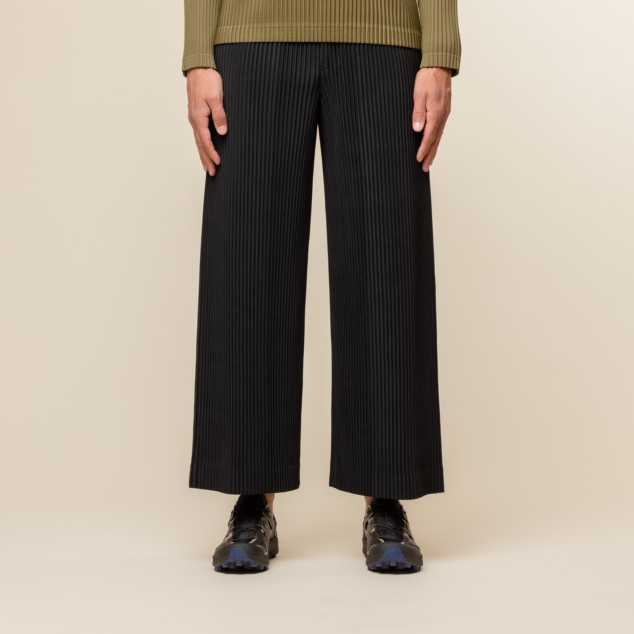 Homme Plissé Issey Miyake - Wide Leg Pleated Trouser - Black HP56JF124_15