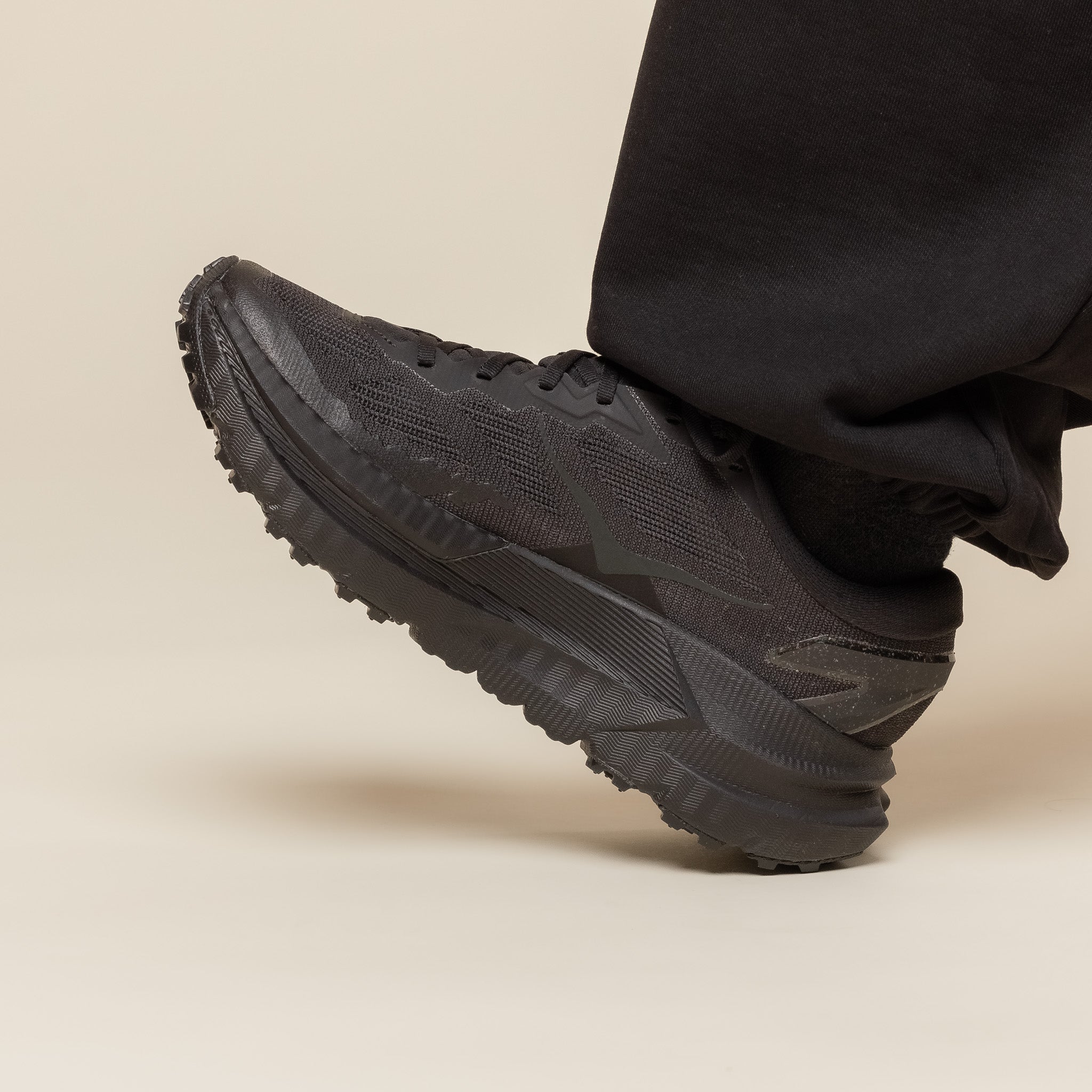 HOKA - Mafate X - Black / Satellite Grey