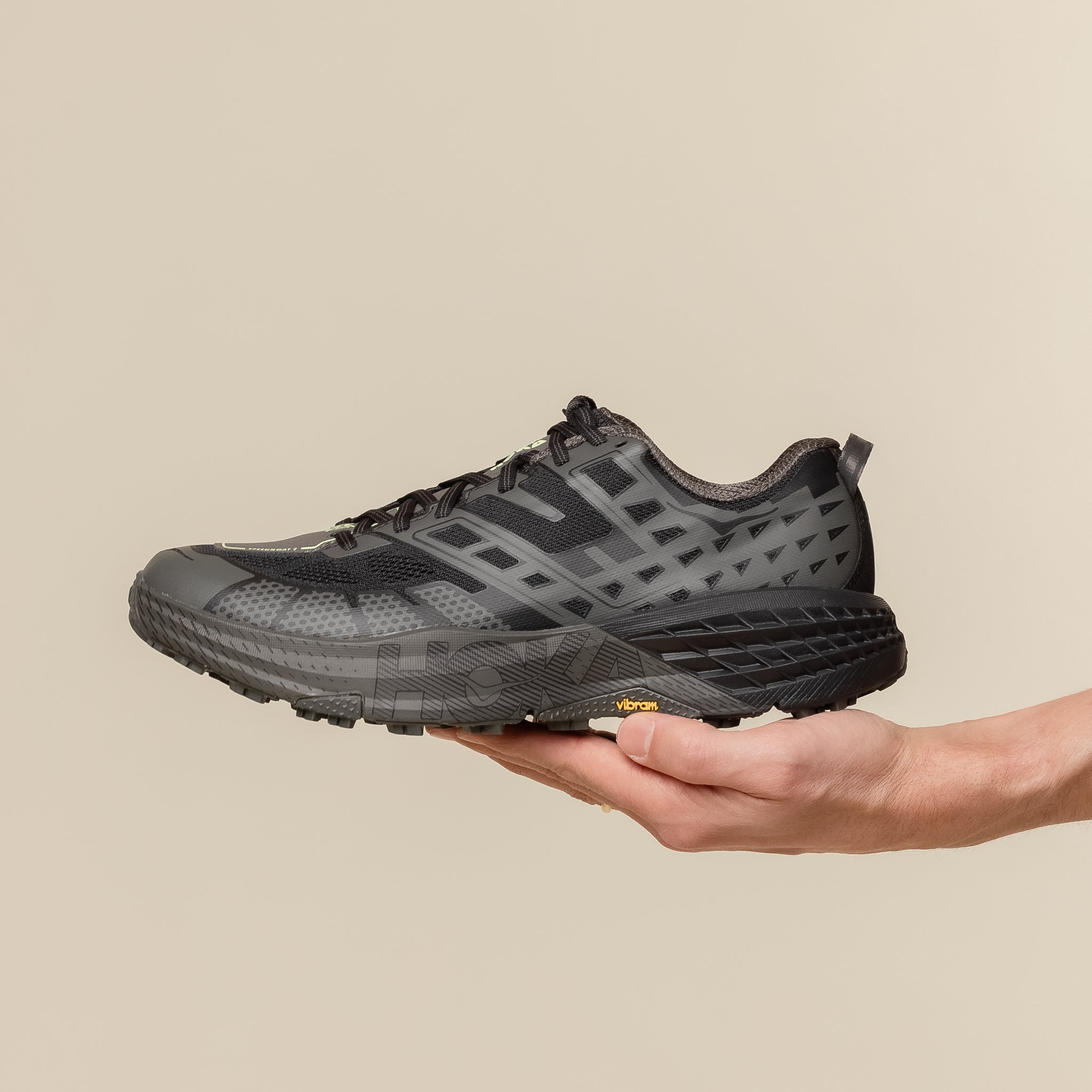 HOKA - U SPEEDGOAT 2 - Black / Asphalt Grey