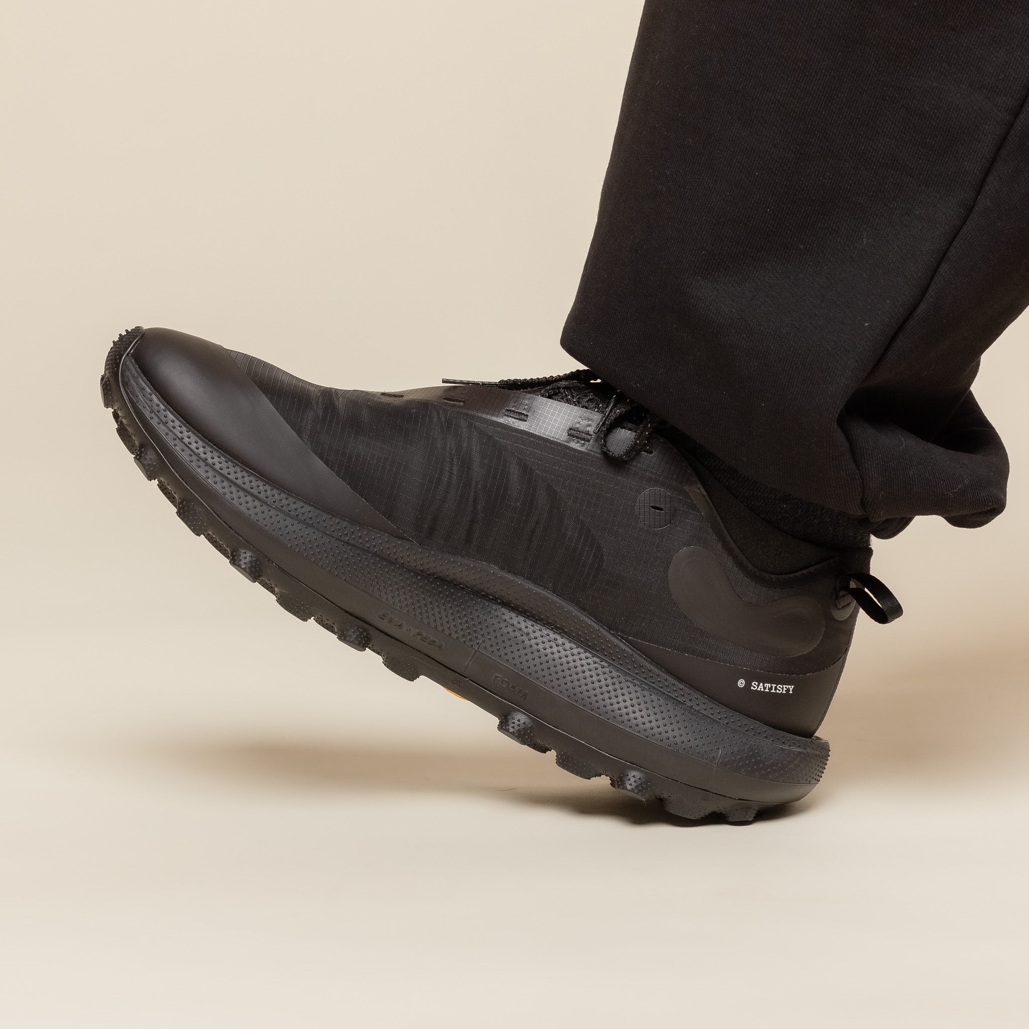 Satisfy - The ROCKER Trail Shoe - Jet Black