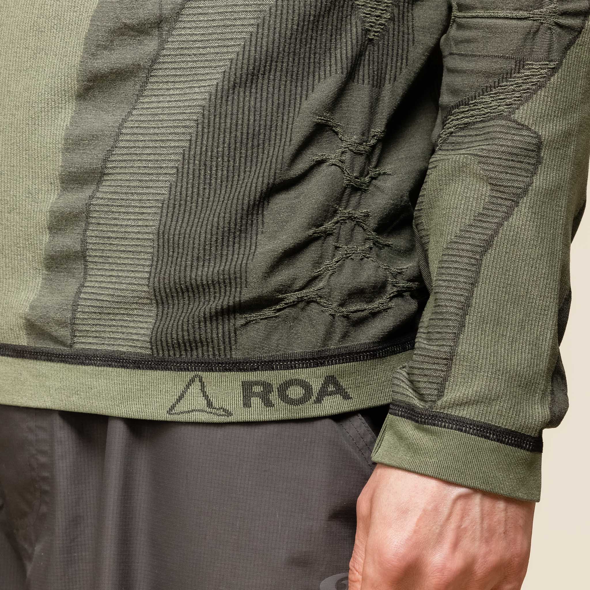 RBMW083FA60 Roa Hiking - Seamless Crewneck Long Sleeve Top - Dark Green