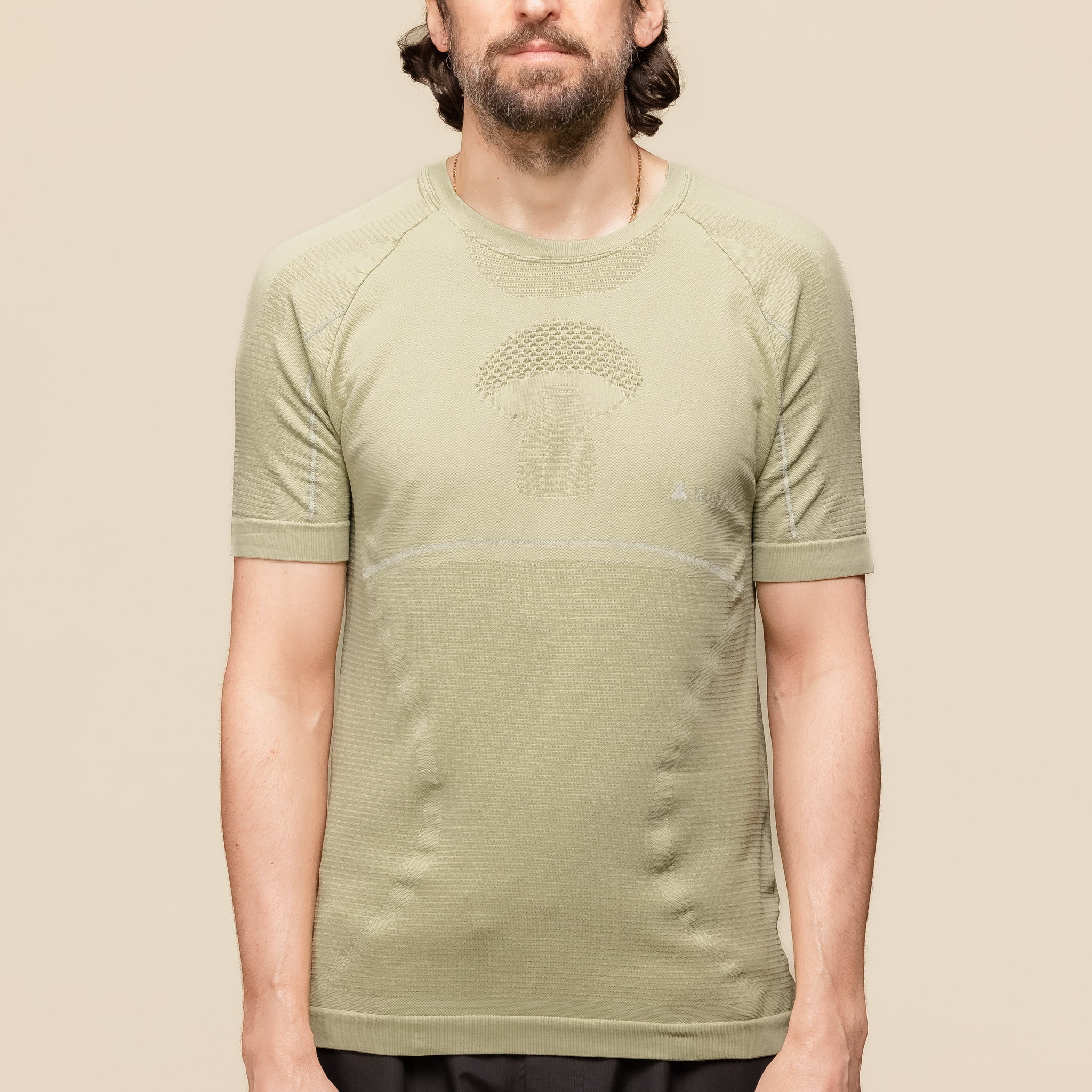 RBMW0101FA73 Roa Hiking - Seamless Funghi Short Sleeve T-Shirt - Sage Green