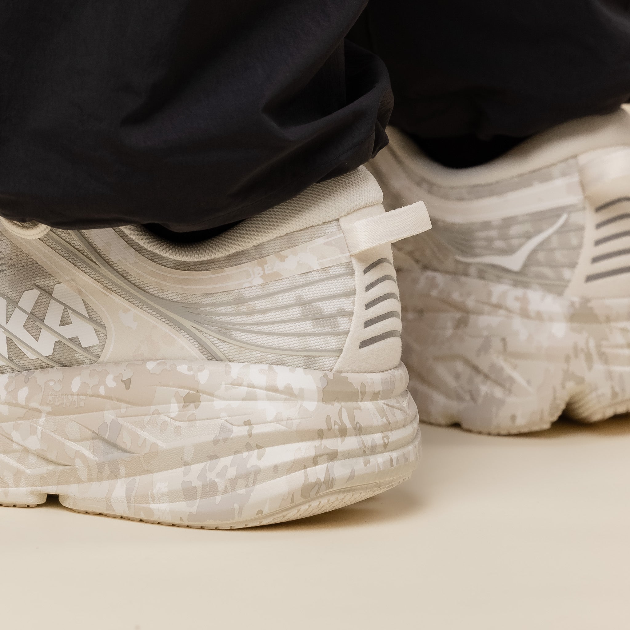 HOKA x BEAMS - Bondi 7 - Turtledove/Tidal Foam