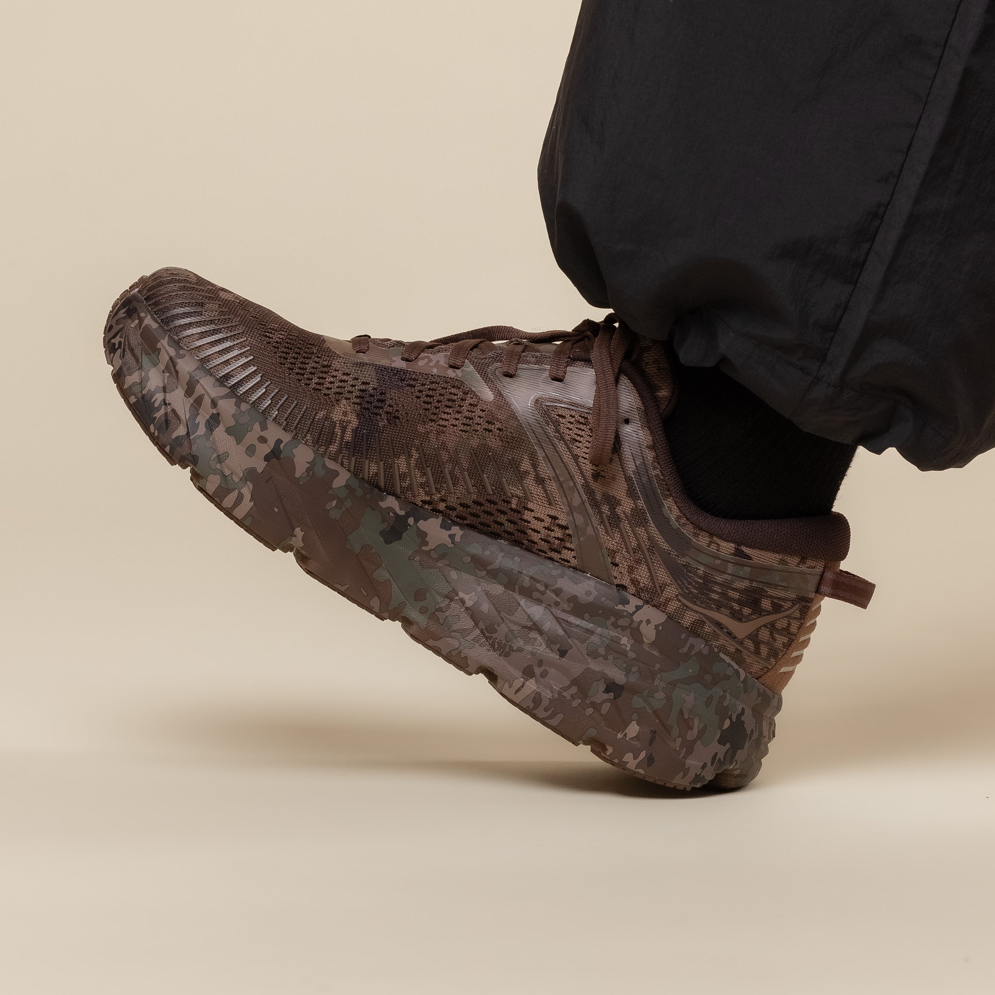 HOKA x BEAMS - Bondi 7 - Chestnut/Black Bean