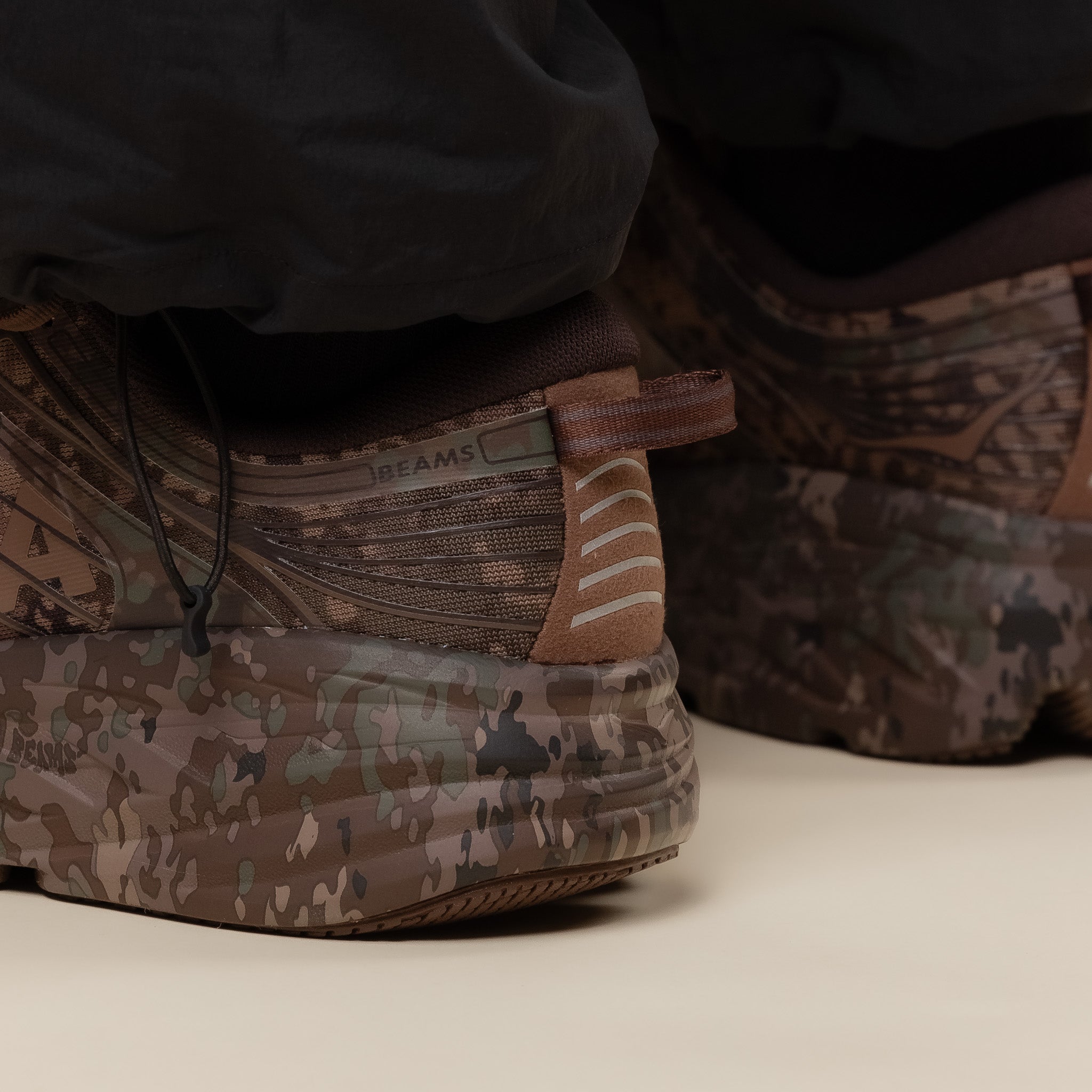 HOKA x BEAMS - Bondi 7 - Chestnut/Black Bean