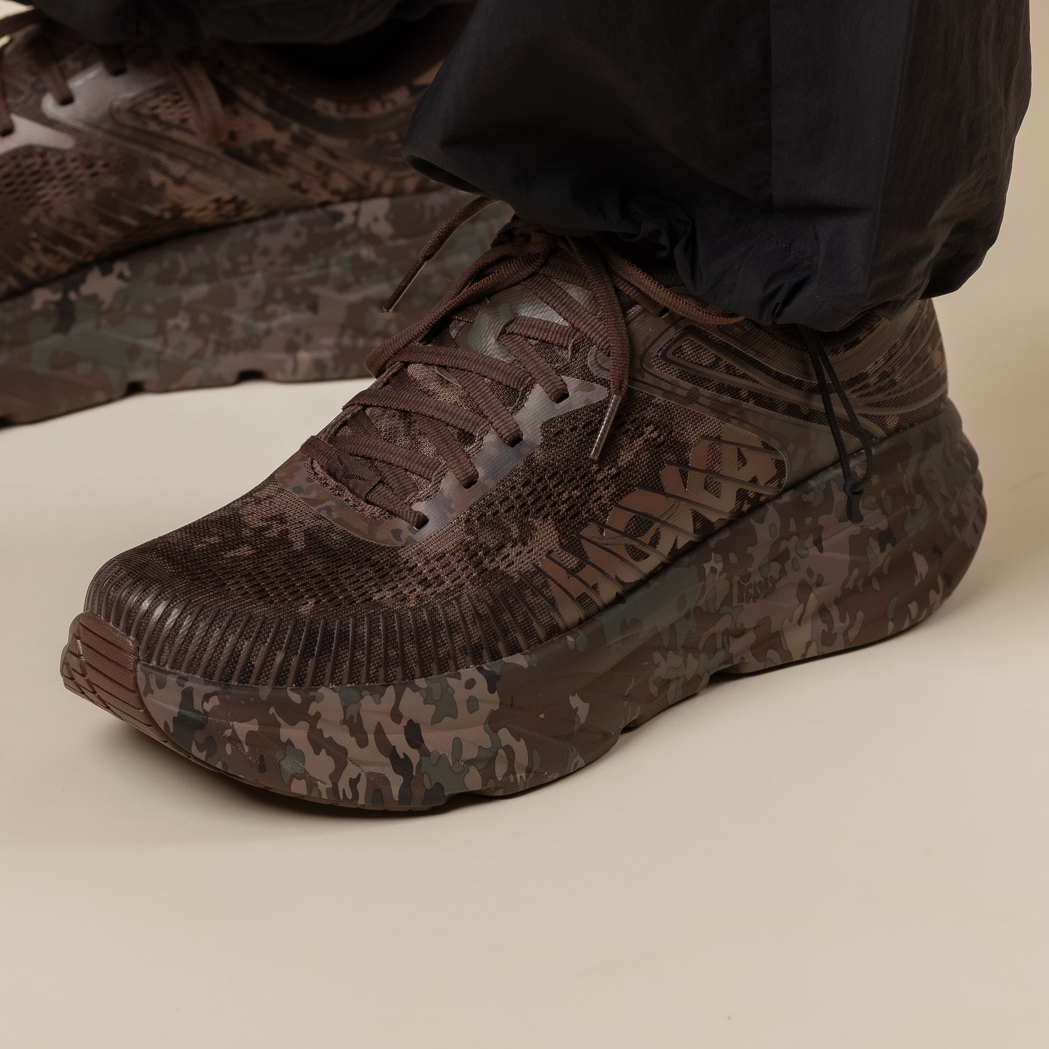 HOKA x BEAMS - Bondi 7 - Chestnut/Black Bean