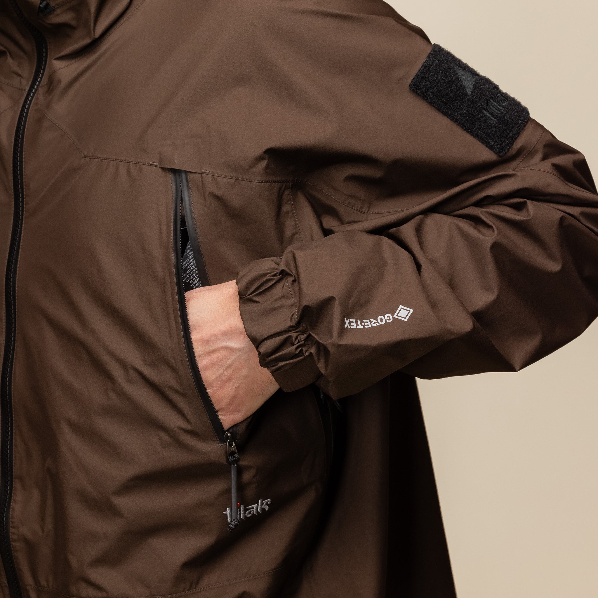 ROA Hiking x Tilak - Stinger Gore-Tex Paclite Jacket - Demitasse Brown