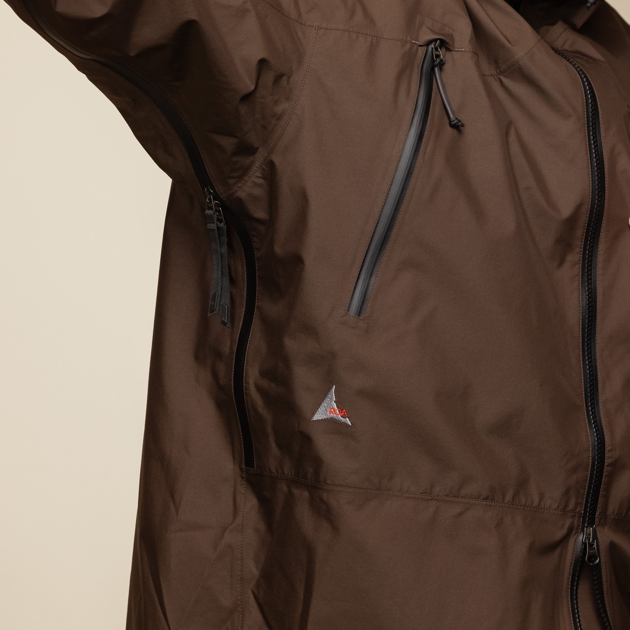 ROA Hiking x Tilak - Stinger Gore-Tex Paclite Jacket - Demitasse Brown