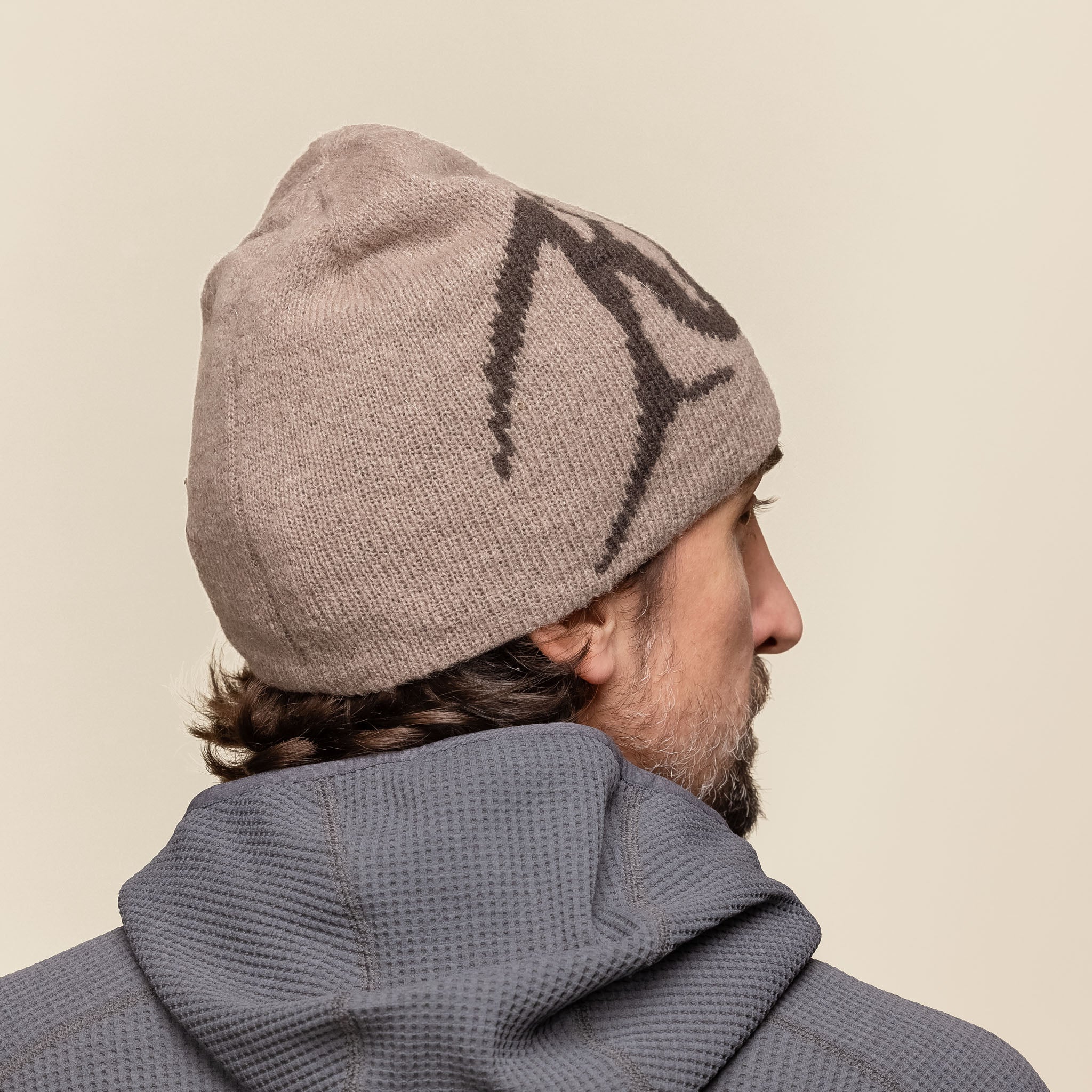 Roa Hiking - Graphic Beanie - Taupe Brown