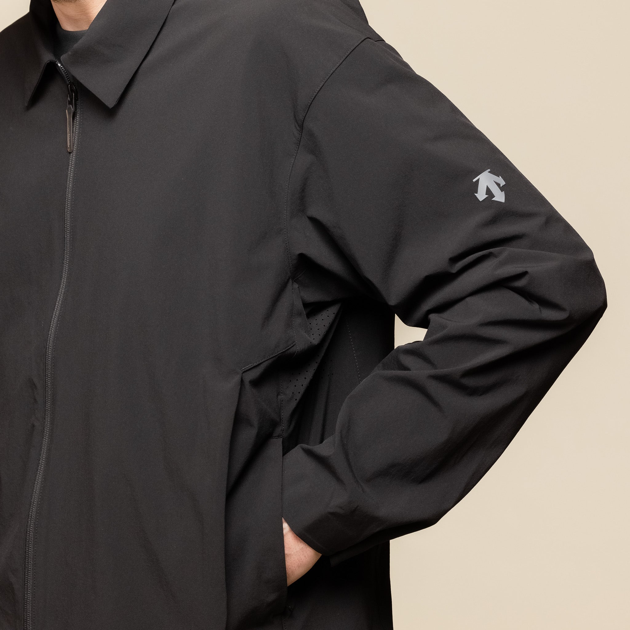 DOMXGC37U Descente 81 - Cordura Nylon Full Zip Overshirt - Black