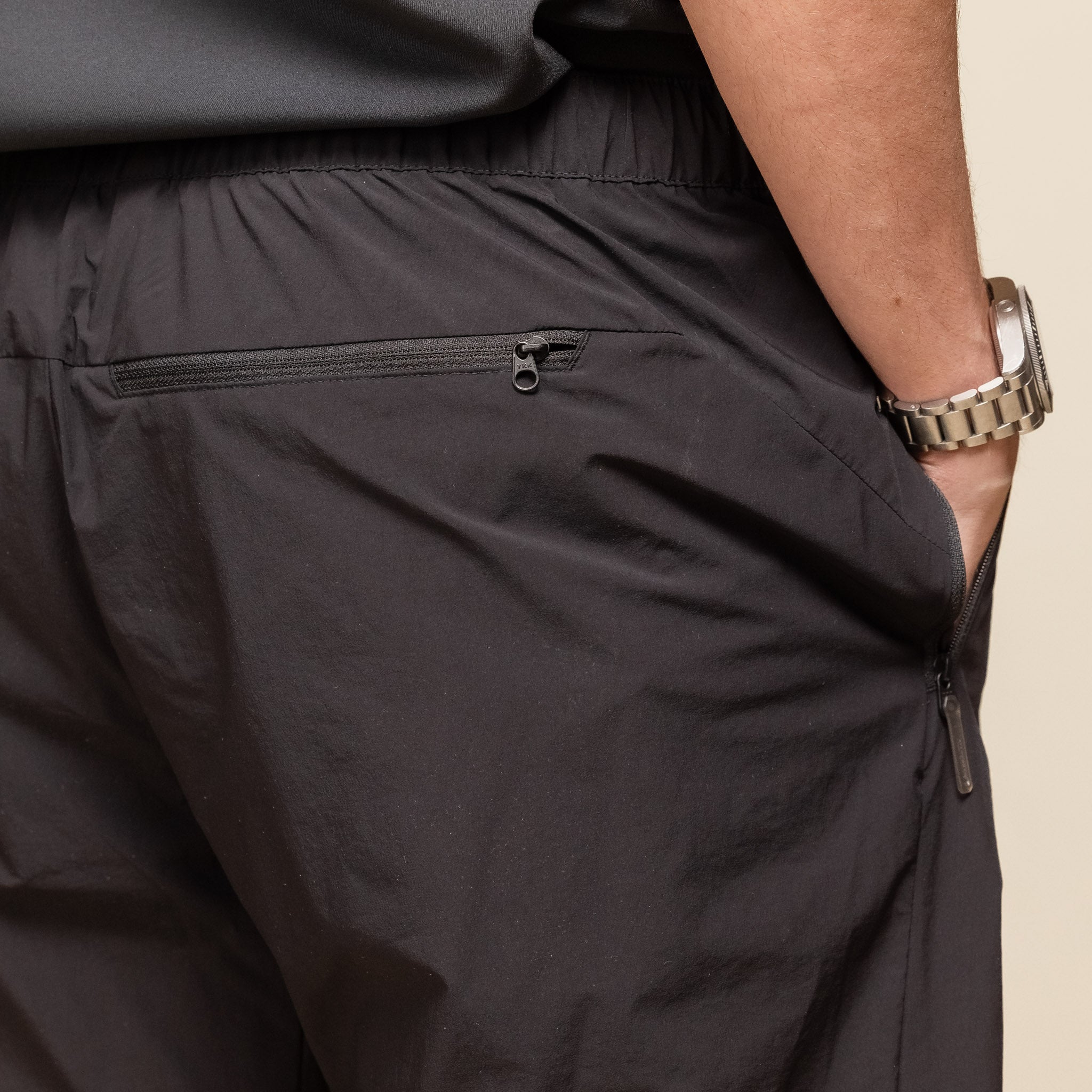 DOMXGD85U Descente 81 - Pocketable Light Half Pants - Black