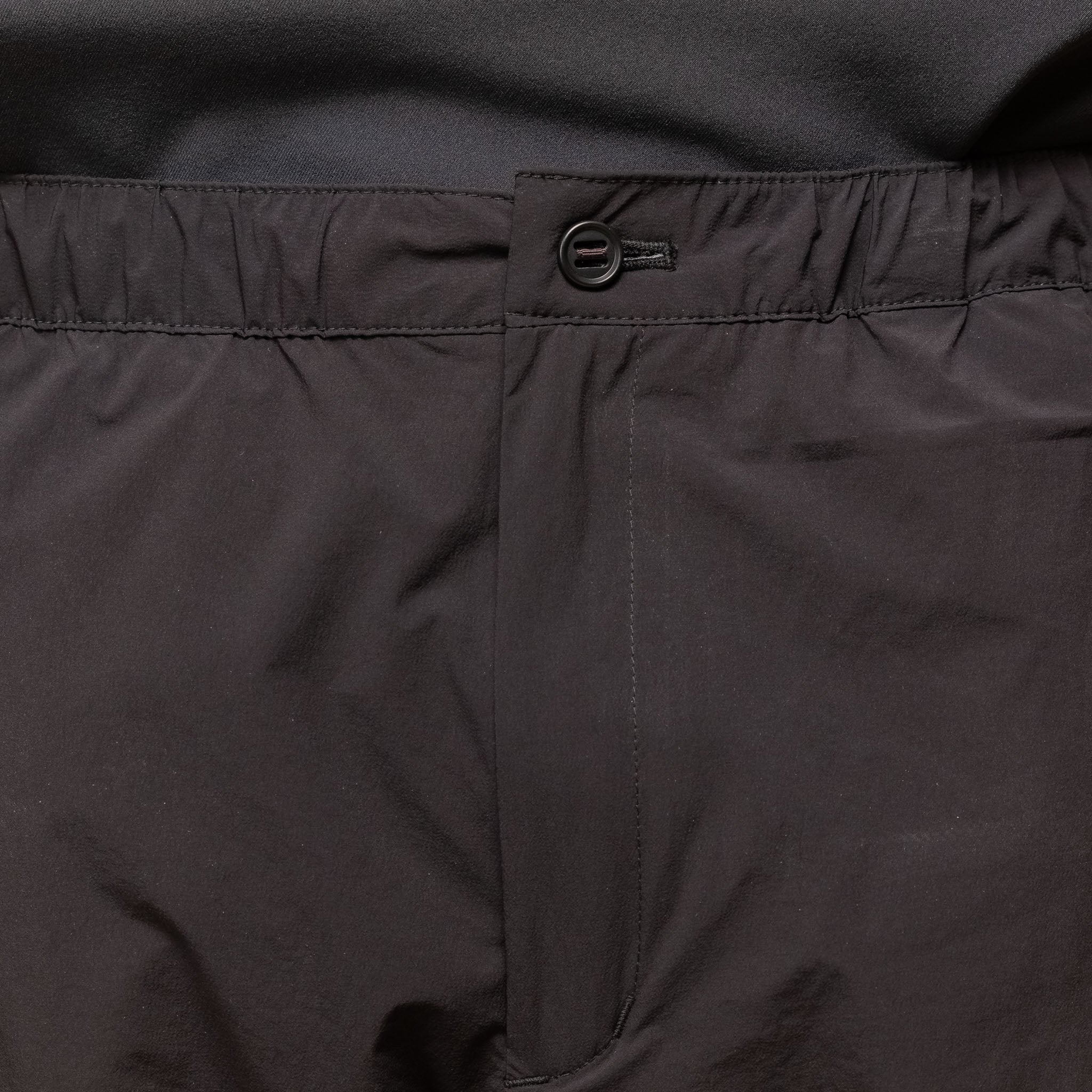 DOMXGD85U Descente 81 - Pocketable Light Half Pants - Black