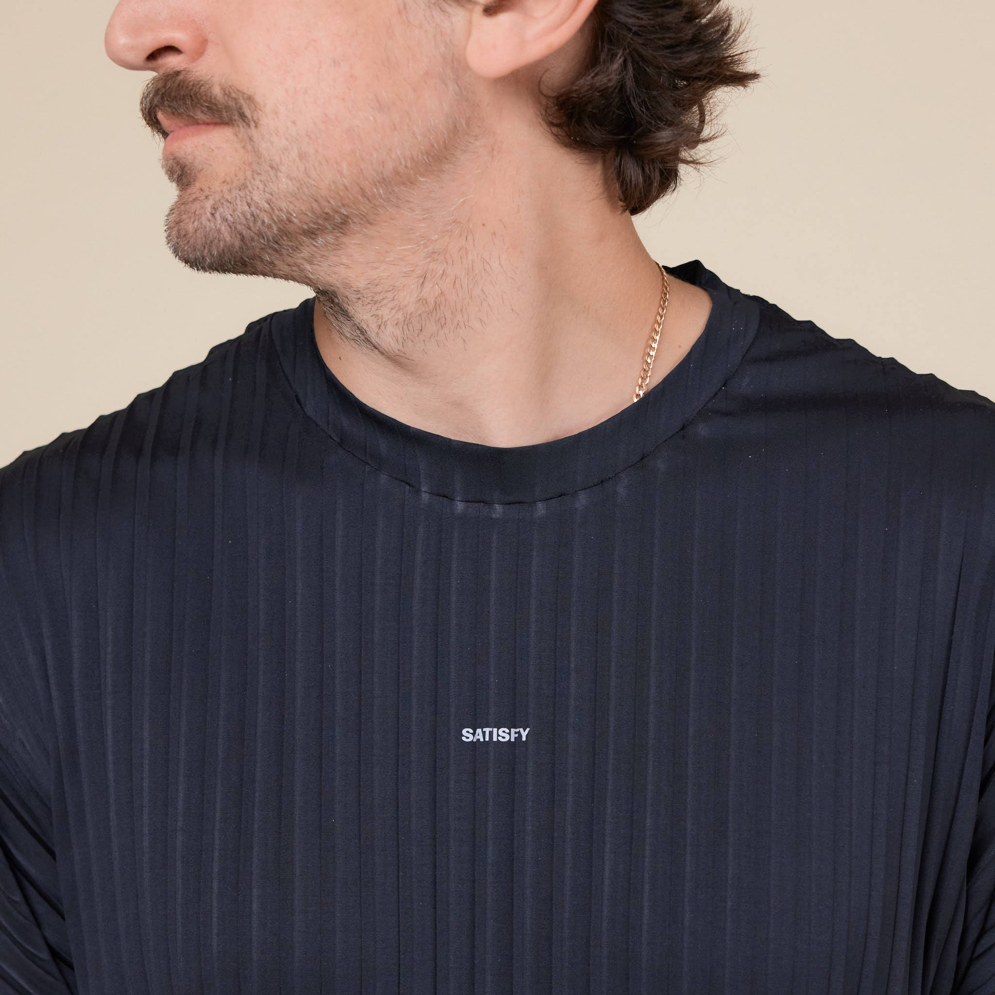 Satisfy Running - AuraLite™ Pleated T-Shirt - Black