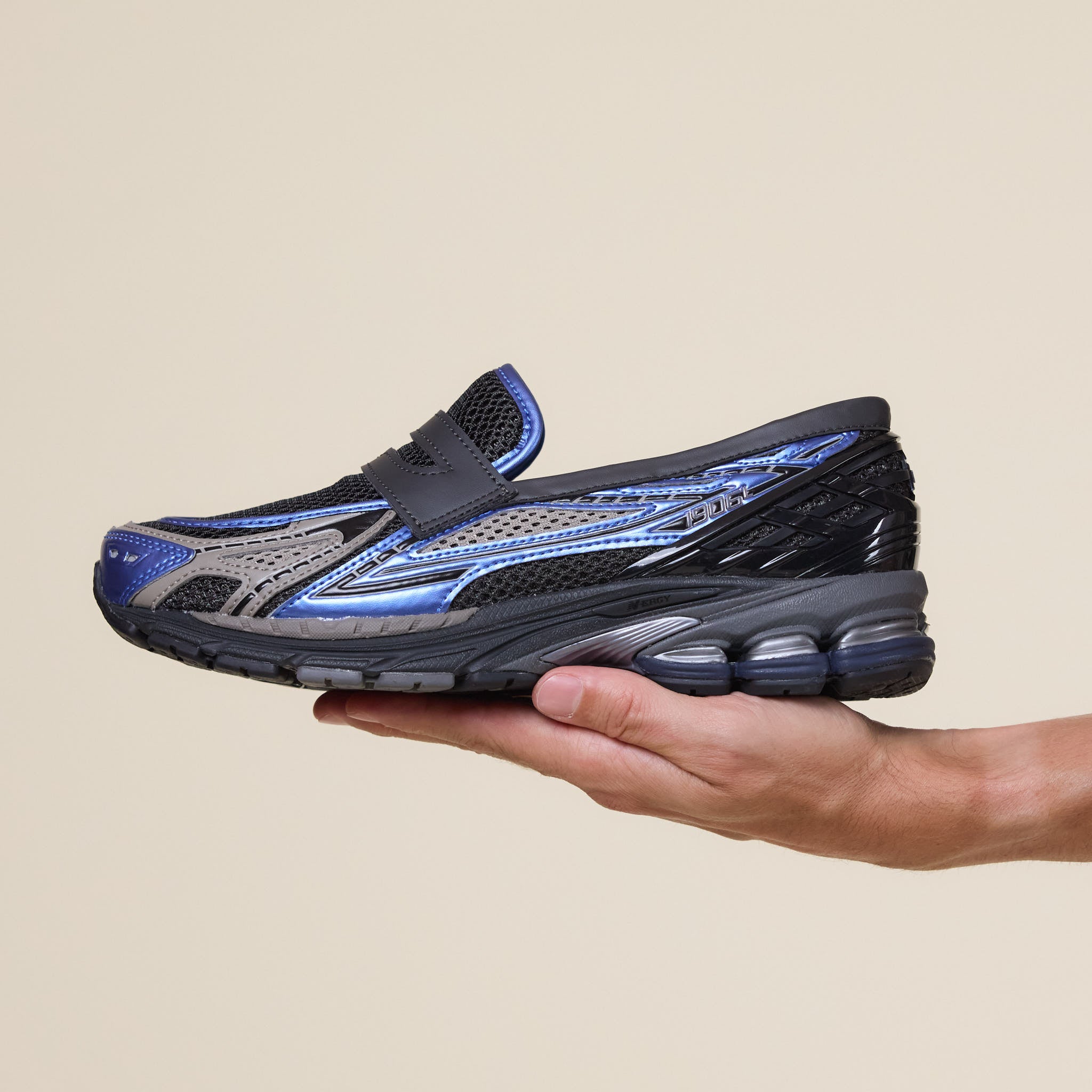 New Balance - 1906L Loafer Trainers - Black Cement / Blue Gemstone