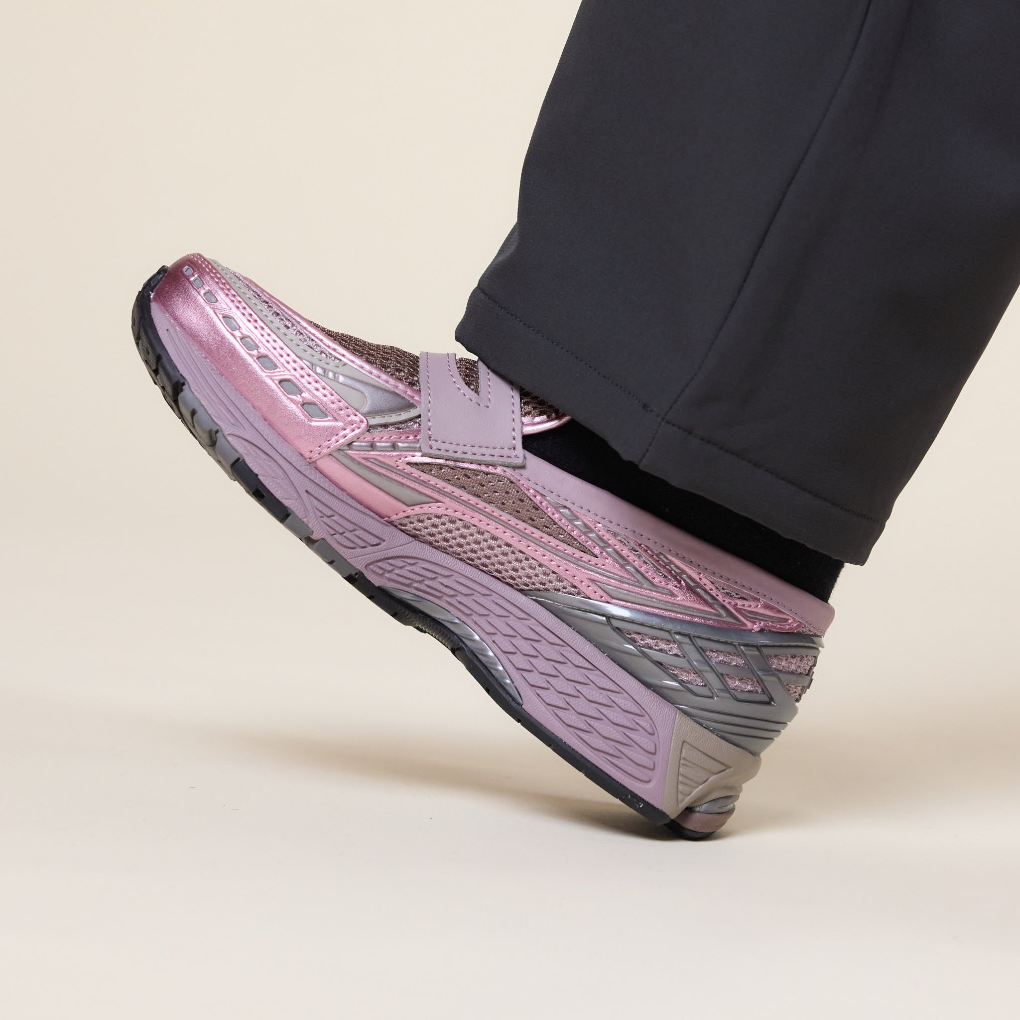 New Balance - 1906L Loafer Trainers - Ice Wine / Pink Taffy