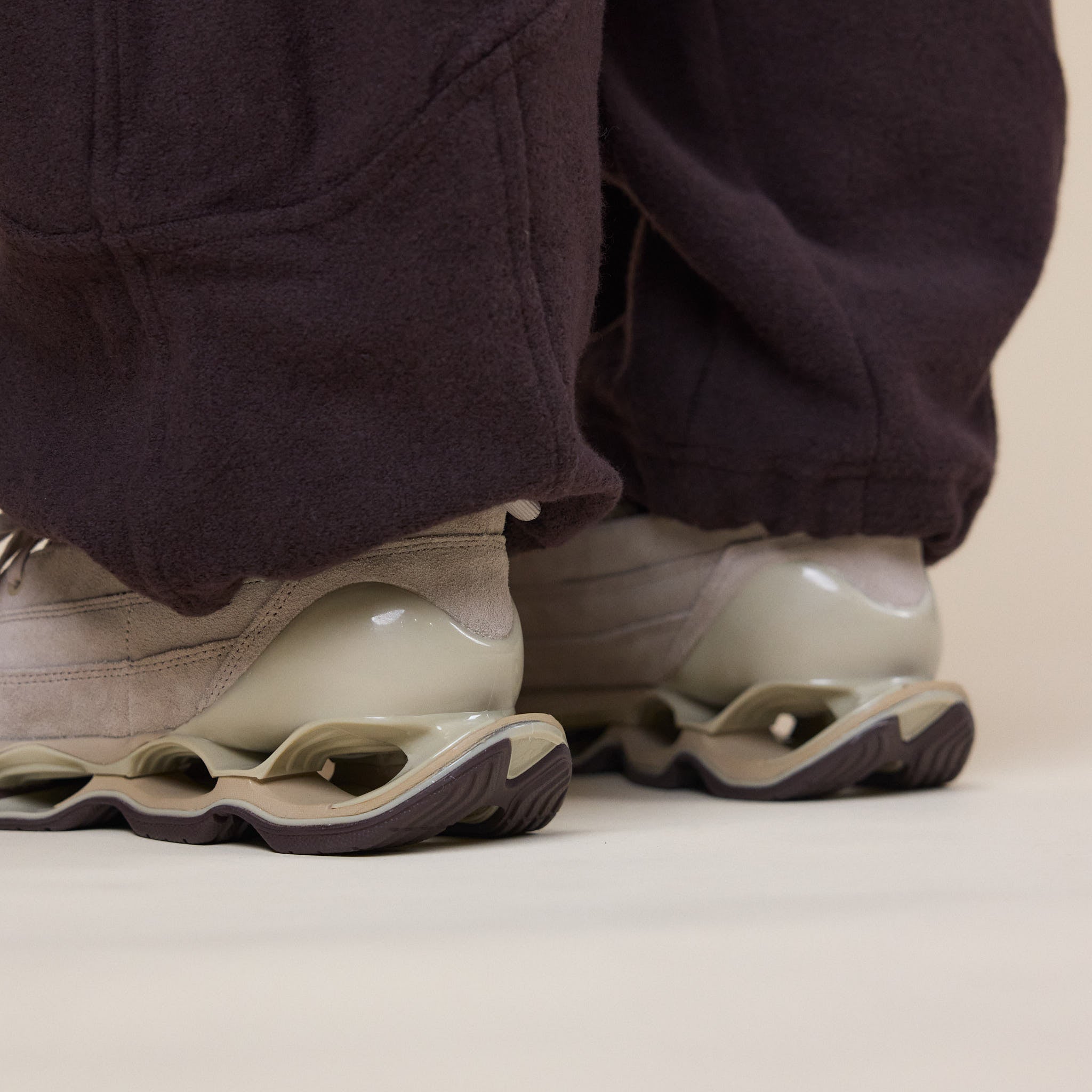 Mizuno - Wave Prophecy Moc Gore-Tex - Vintage Khaki / Mole