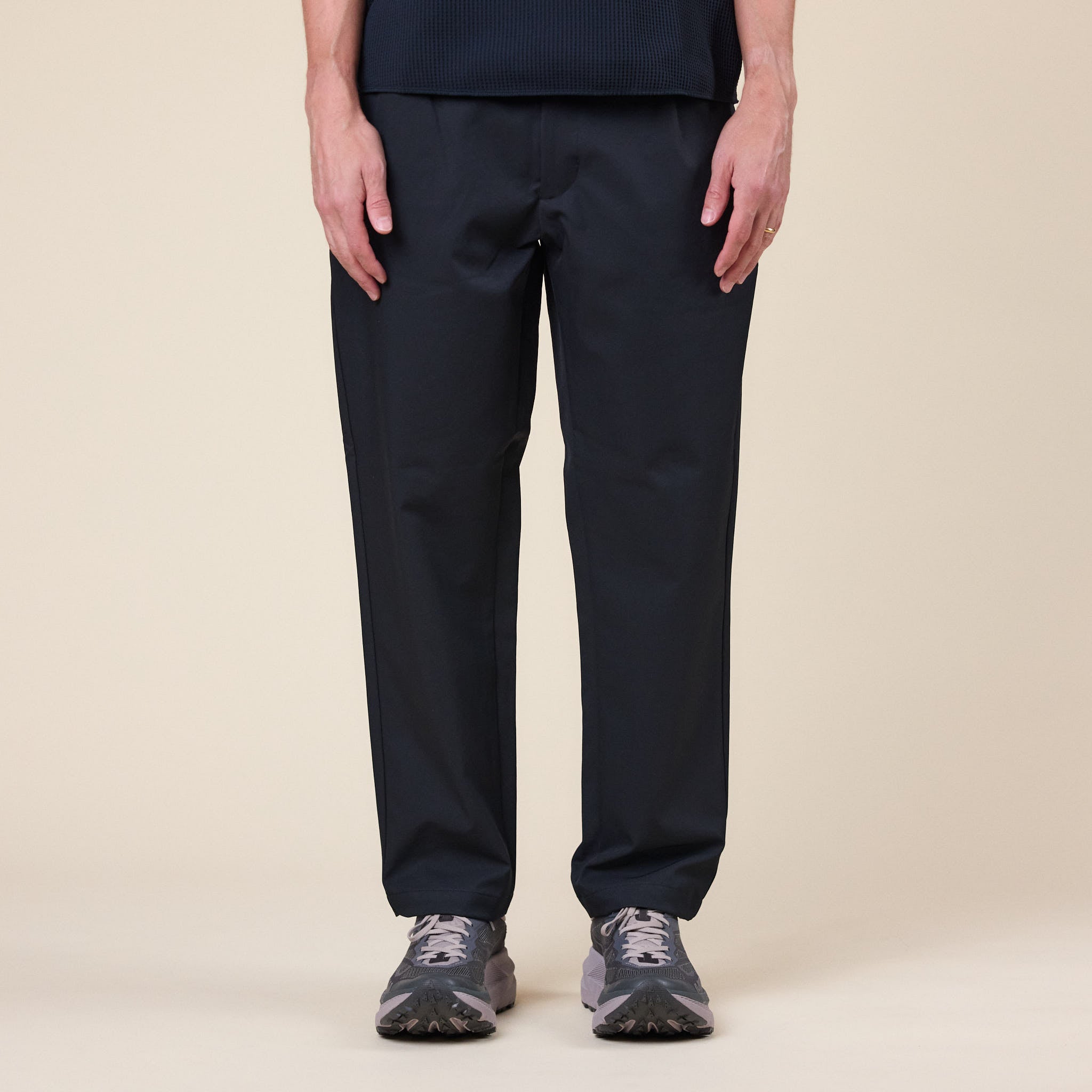 Goldwin - One Tuck Tapered Stretch Pants - Black