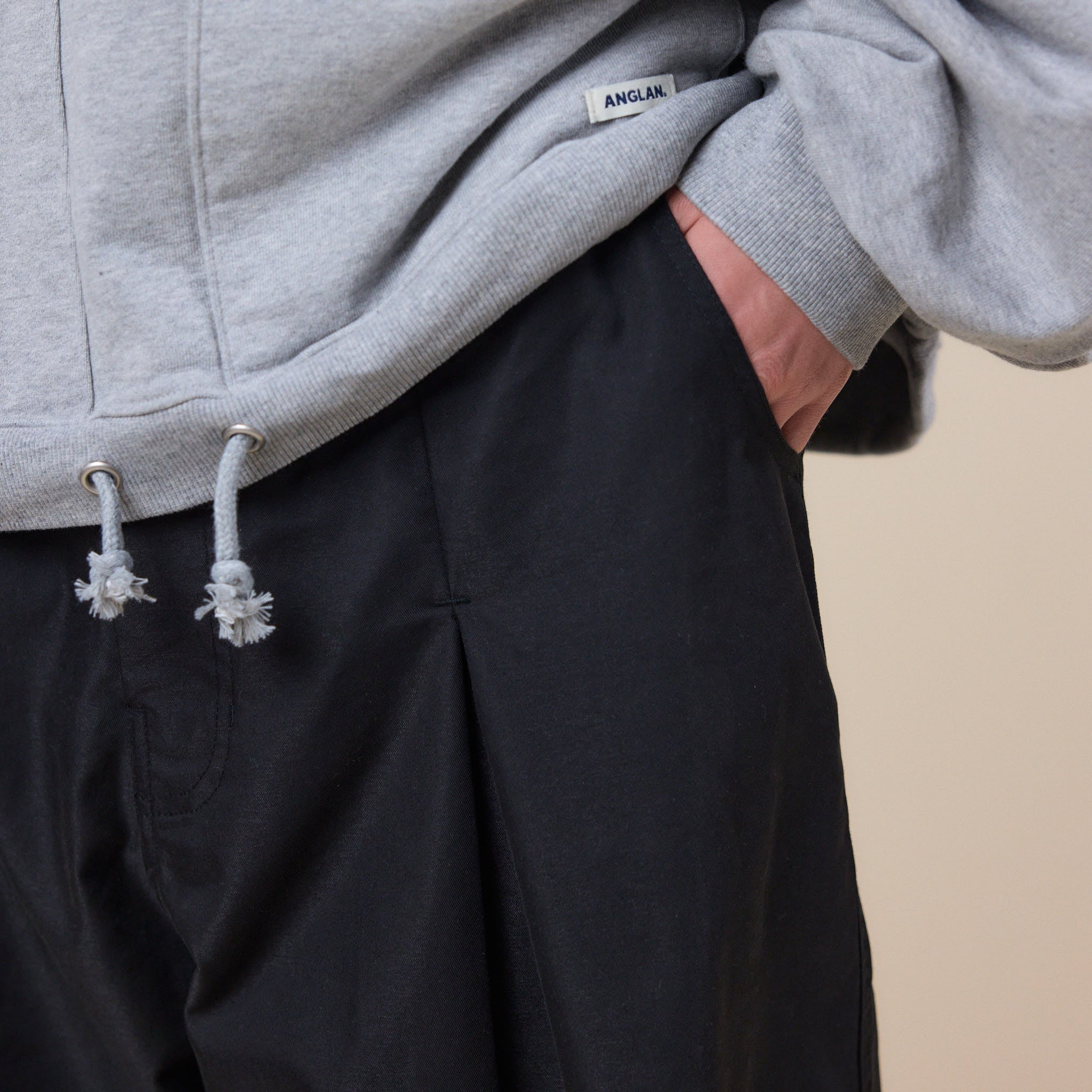 Anglan - Unbalance Long Tuck Balloon Pants - Black