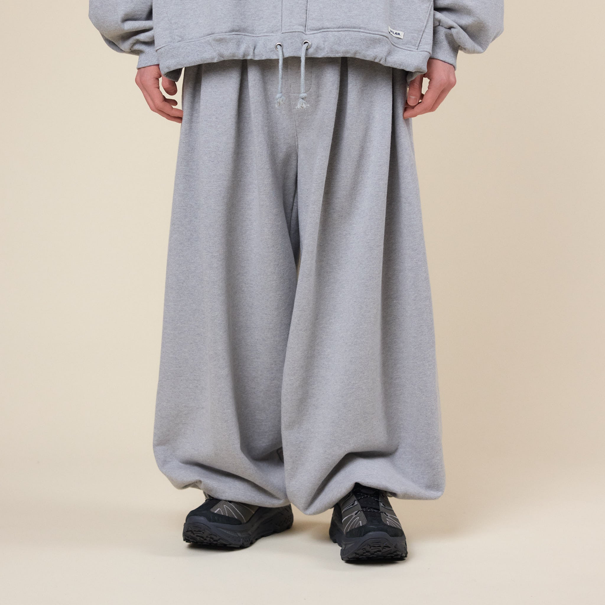 Anglan - Double Valley Tuck Sweatpants - Melange Grey
