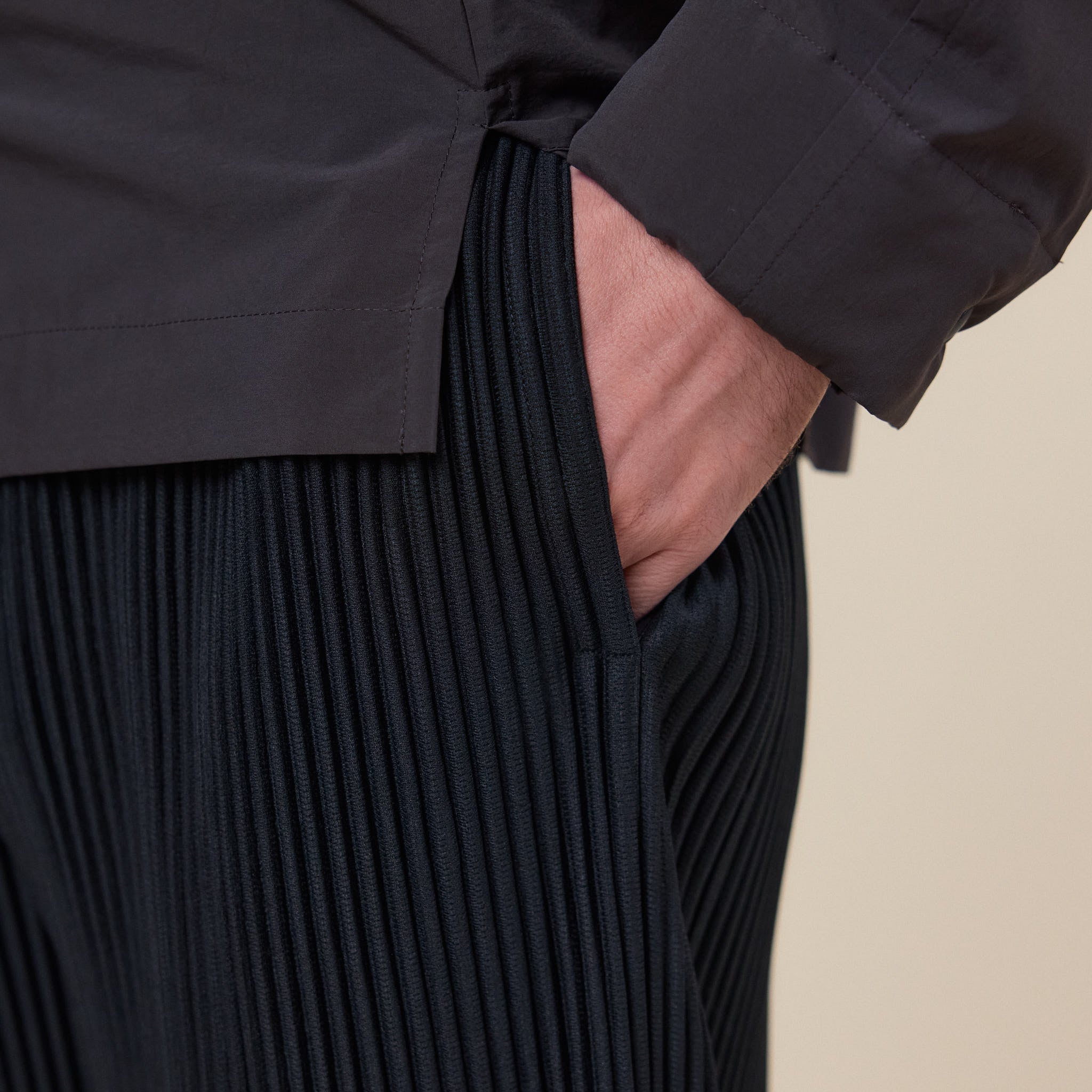 Homme Plissé Issey Miyake - Straight Leg Pleated Trouser - Black