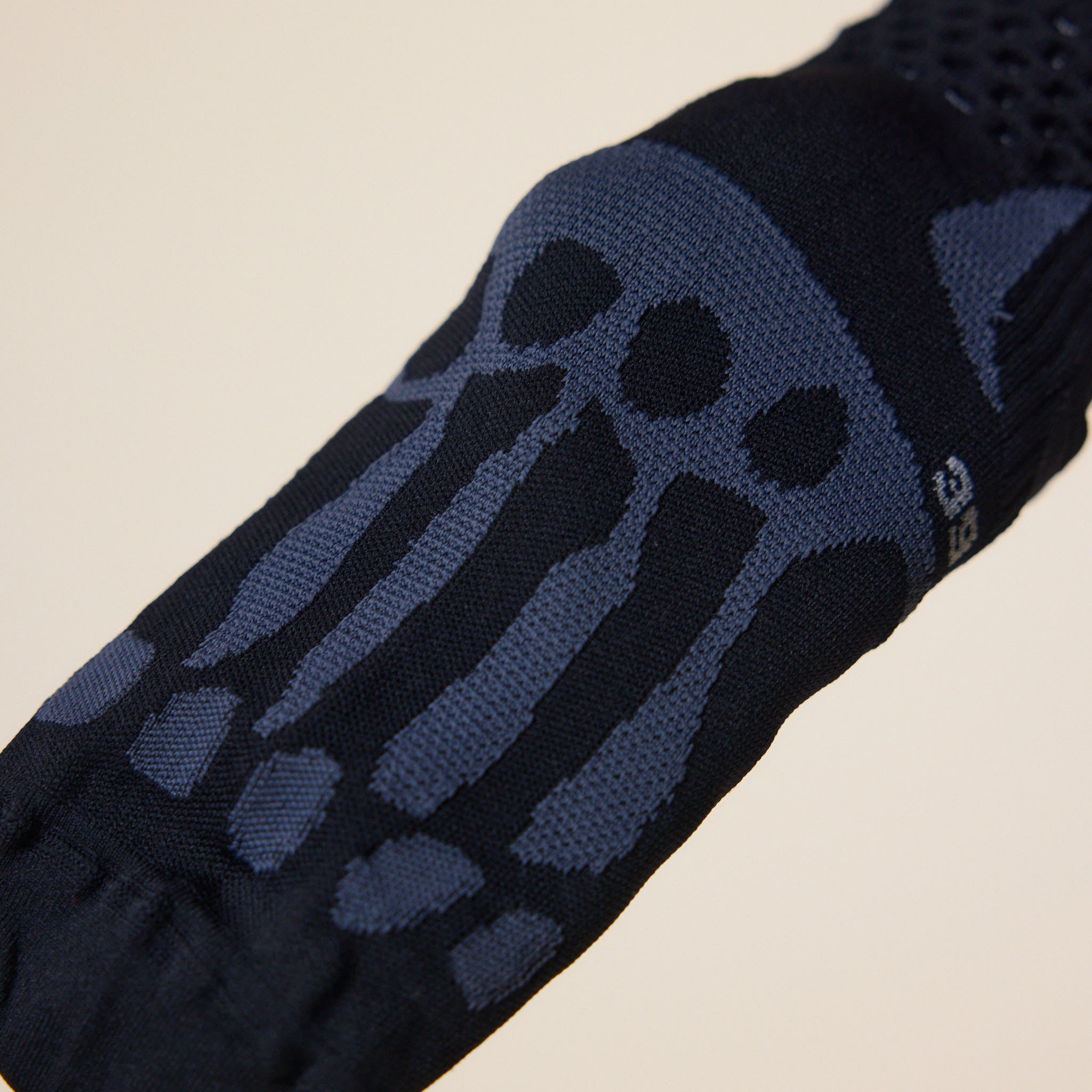 Roa Hiking - Bones Logo Q-Skin Technical Socks - Black