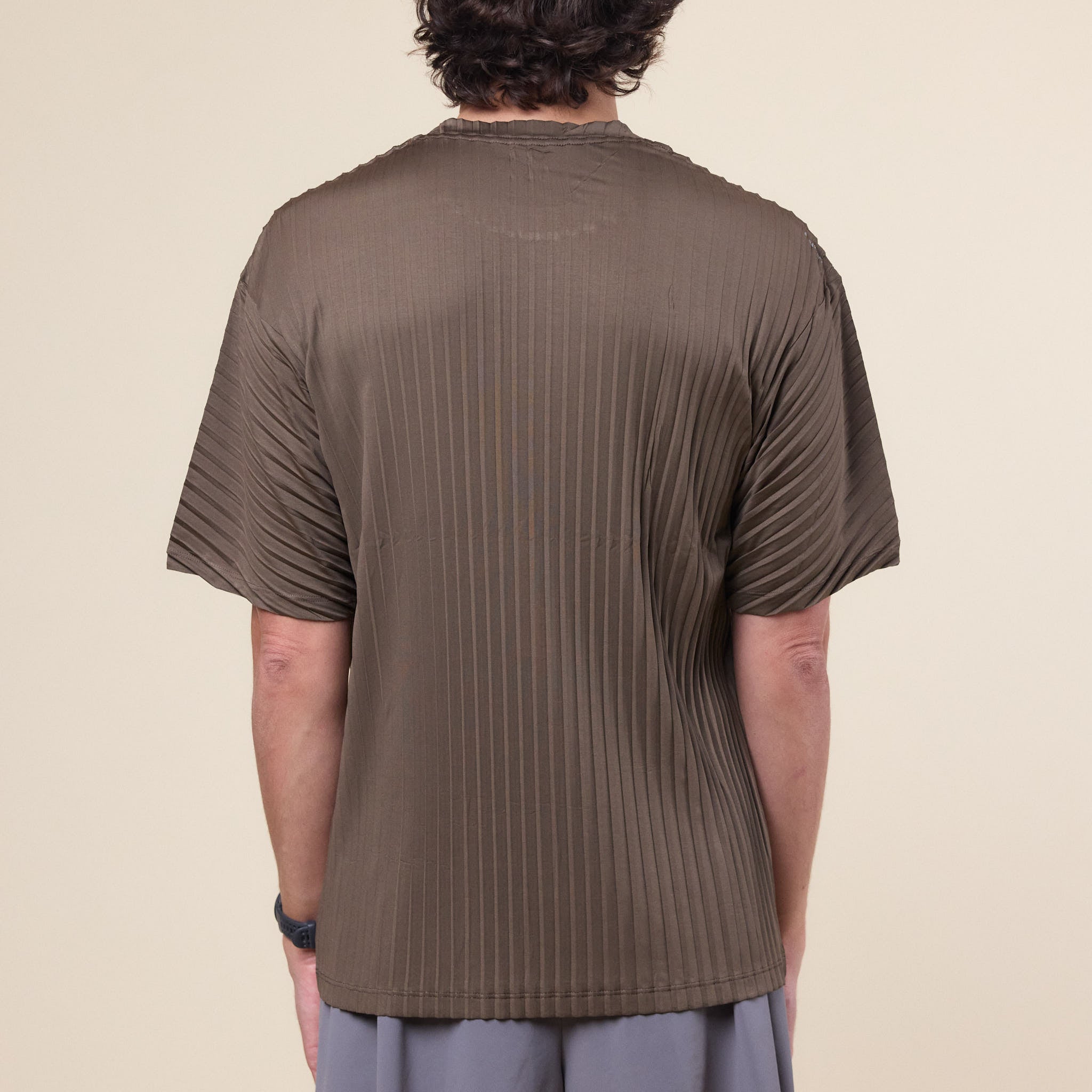 Satisfy Running - AuraLite™ Pleated T-Shirt - Olive