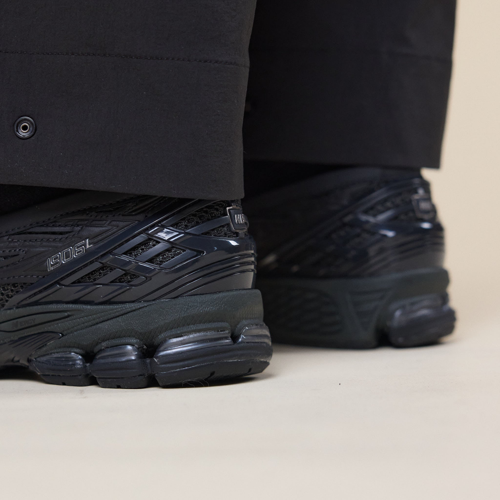 New Balance - 1906L Loafer Trainers - Black-Top Phantom