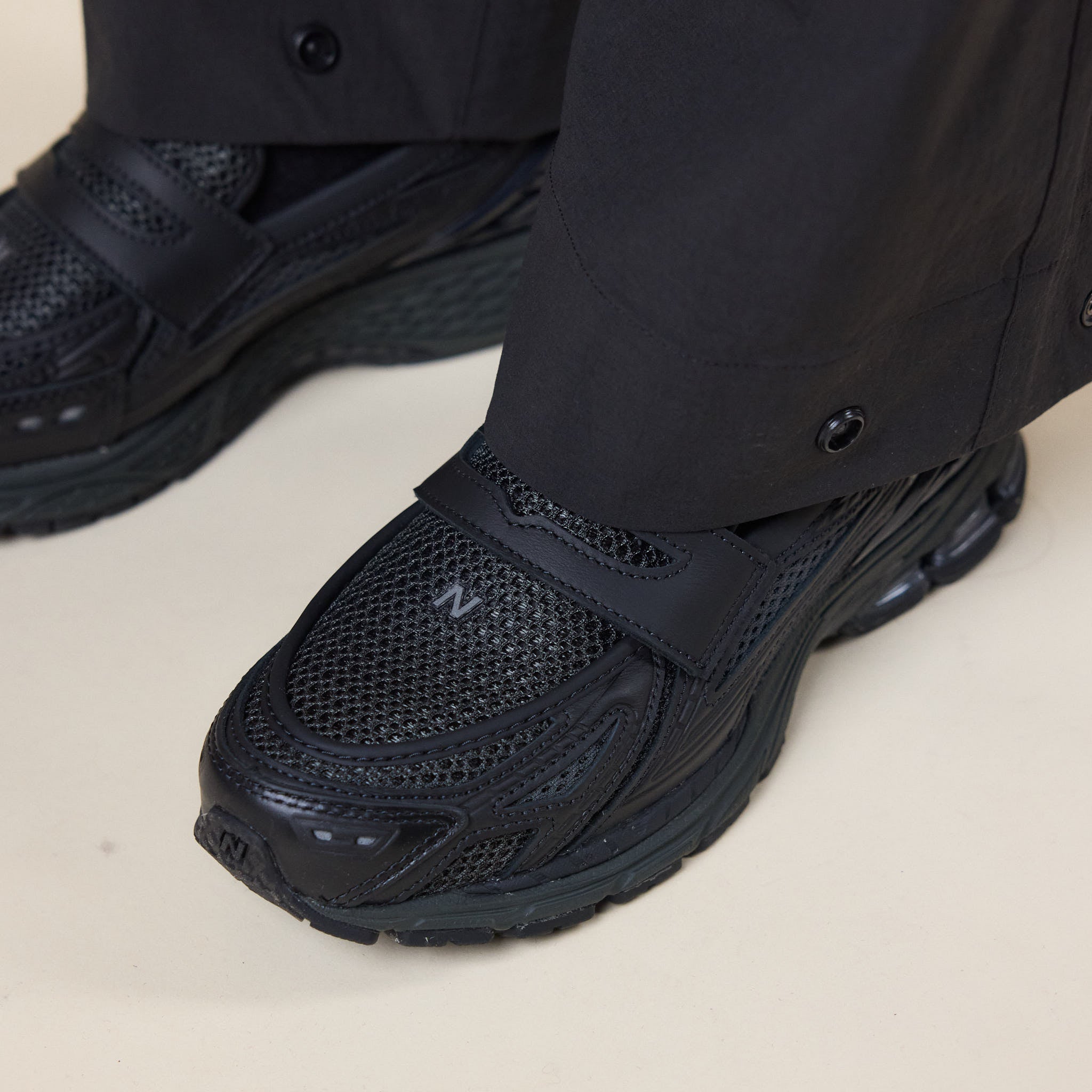 New Balance - 1906L Loafer Trainers - Black-Top Phantom