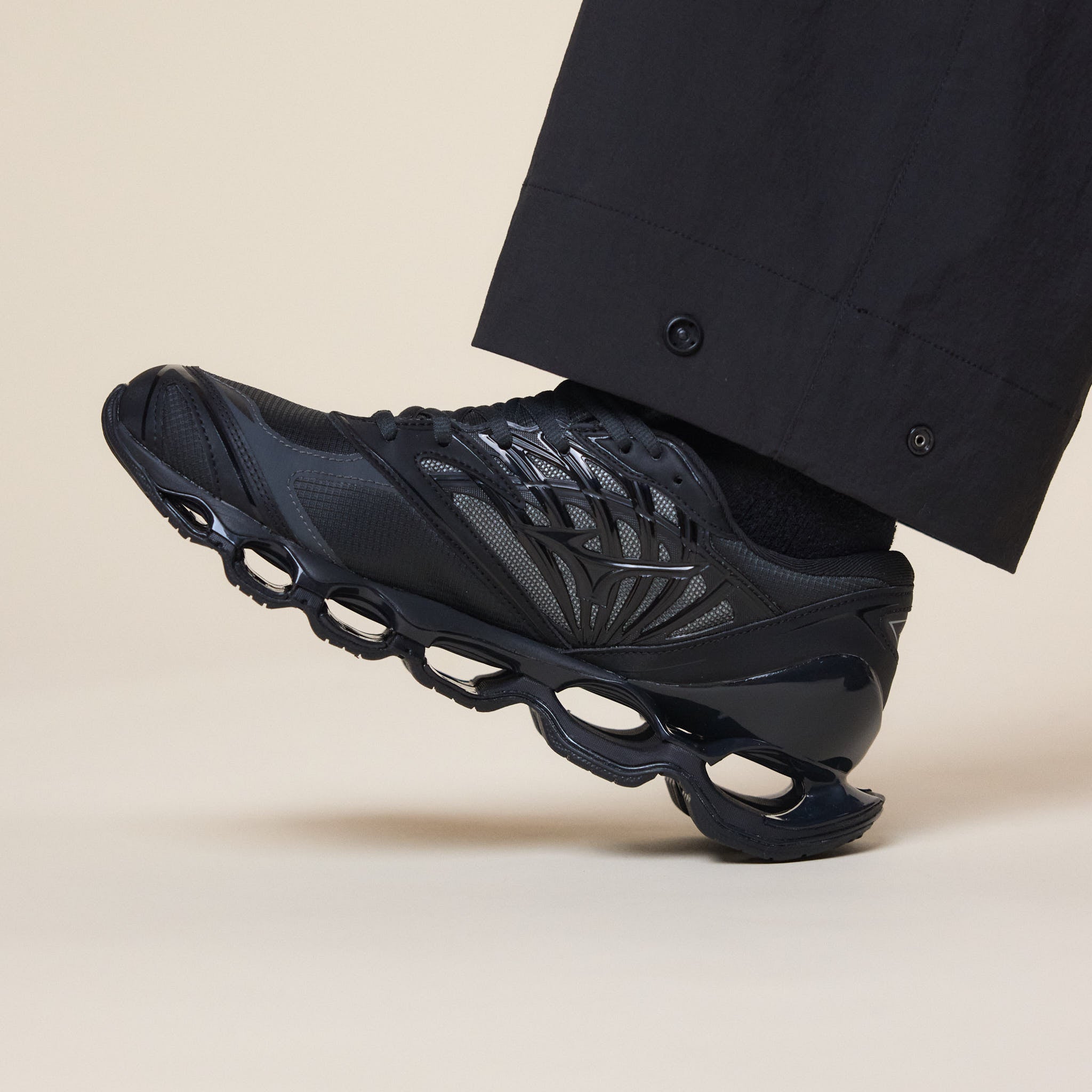 Mizuno - Wave Prophecy LS Gore-Tex - Black Sand / Black