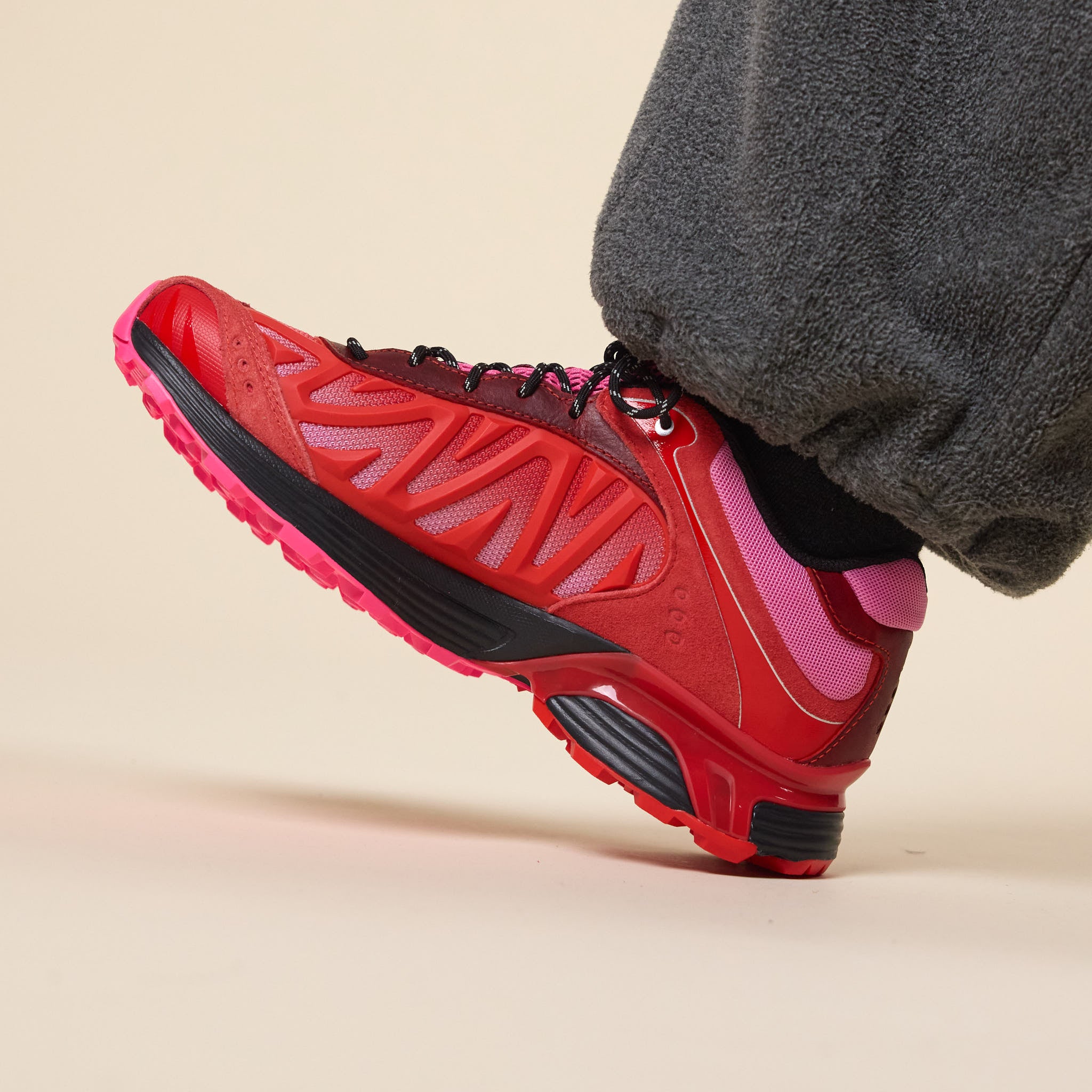 Salomon x Aries - XT Whisper - Fiery Red / Fuchsia Pink