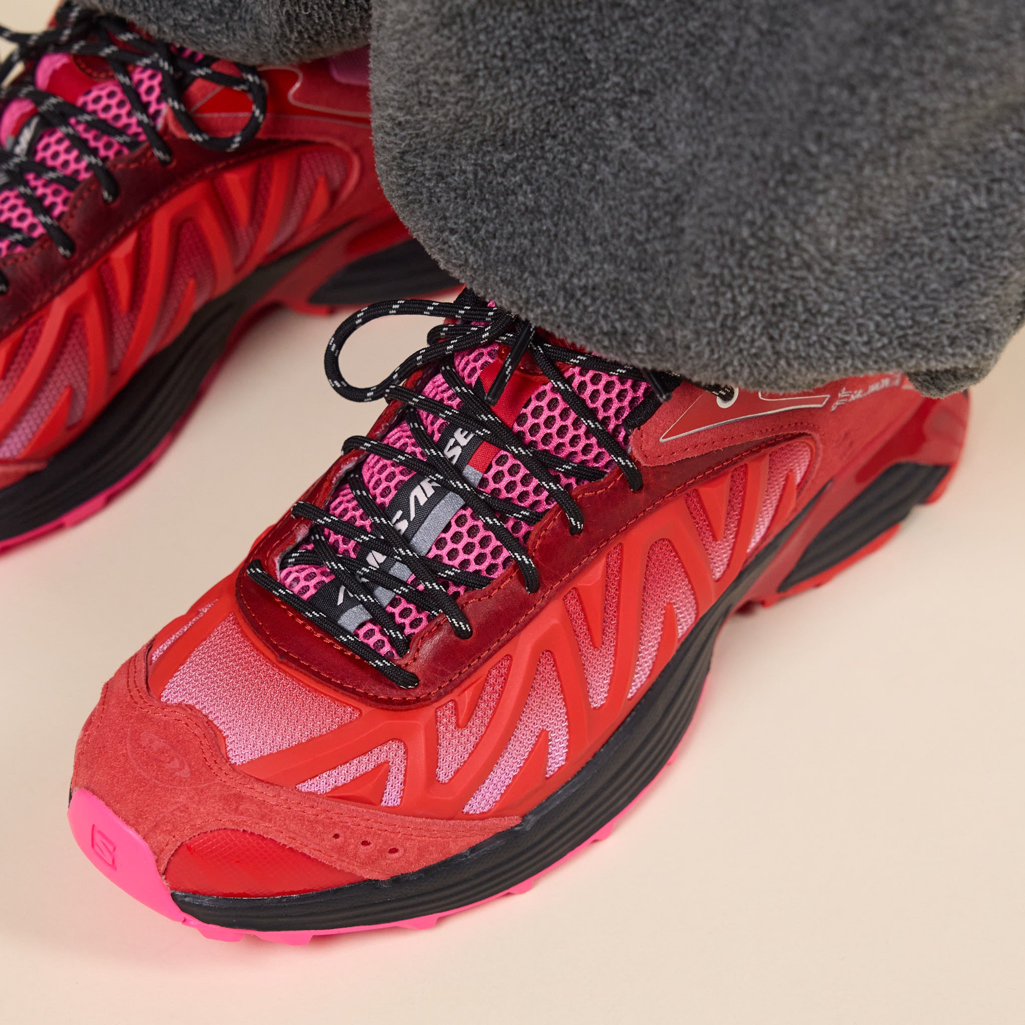 Salomon x Aries - XT Whisper - Fiery Red / Fuchsia Pink