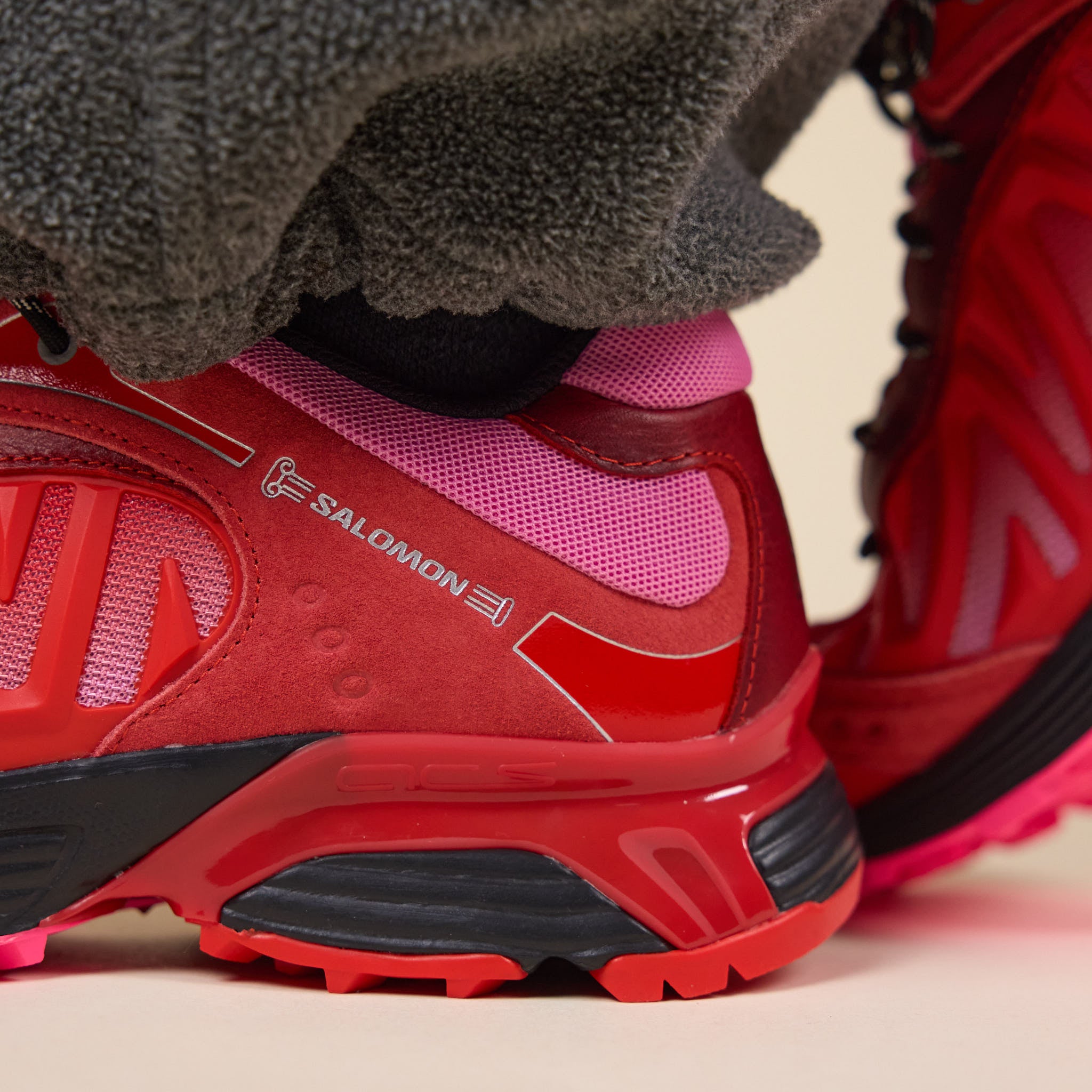 Salomon x Aries - XT Whisper - Fiery Red / Fuchsia Pink