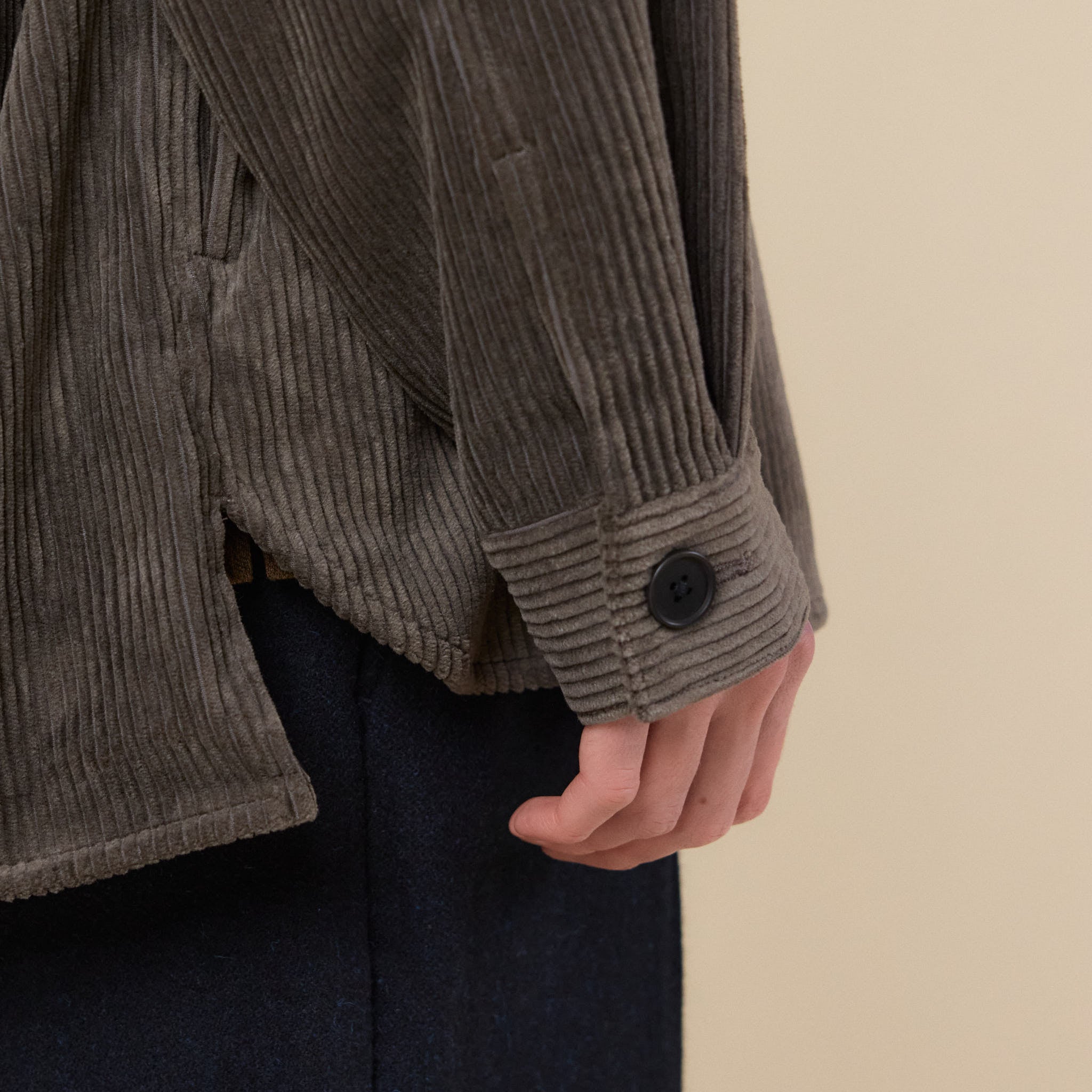 Still by Hand - Corduroy Overhhirt - Khaki Brown