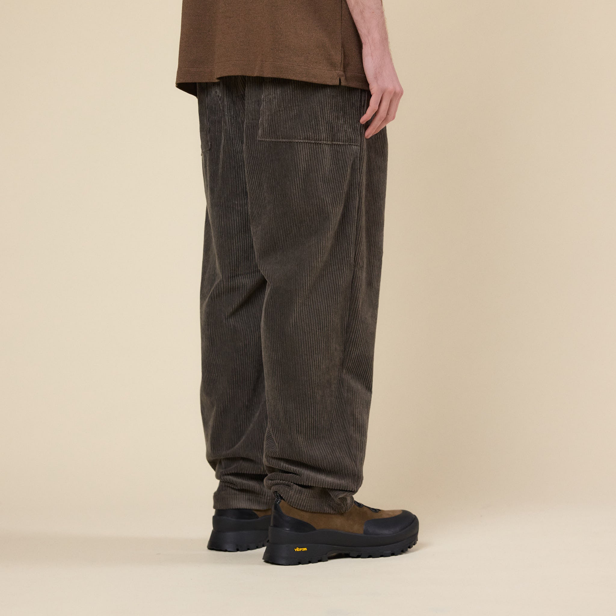 Still by Hand - Tapered Corduroy Pants - Khaki Brown
