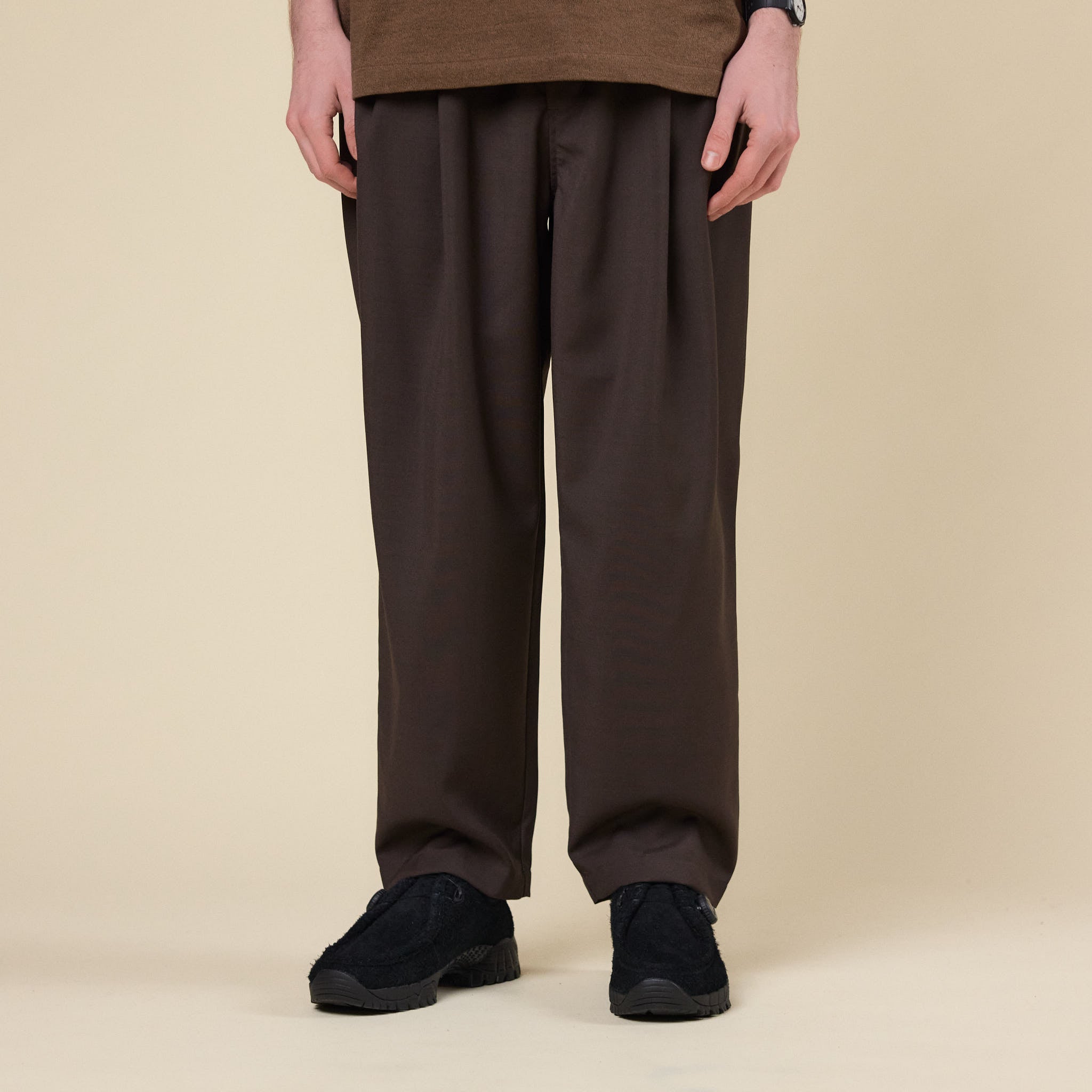 Still by Hand - Tapered Wool Blend Pants - Dark Brown
