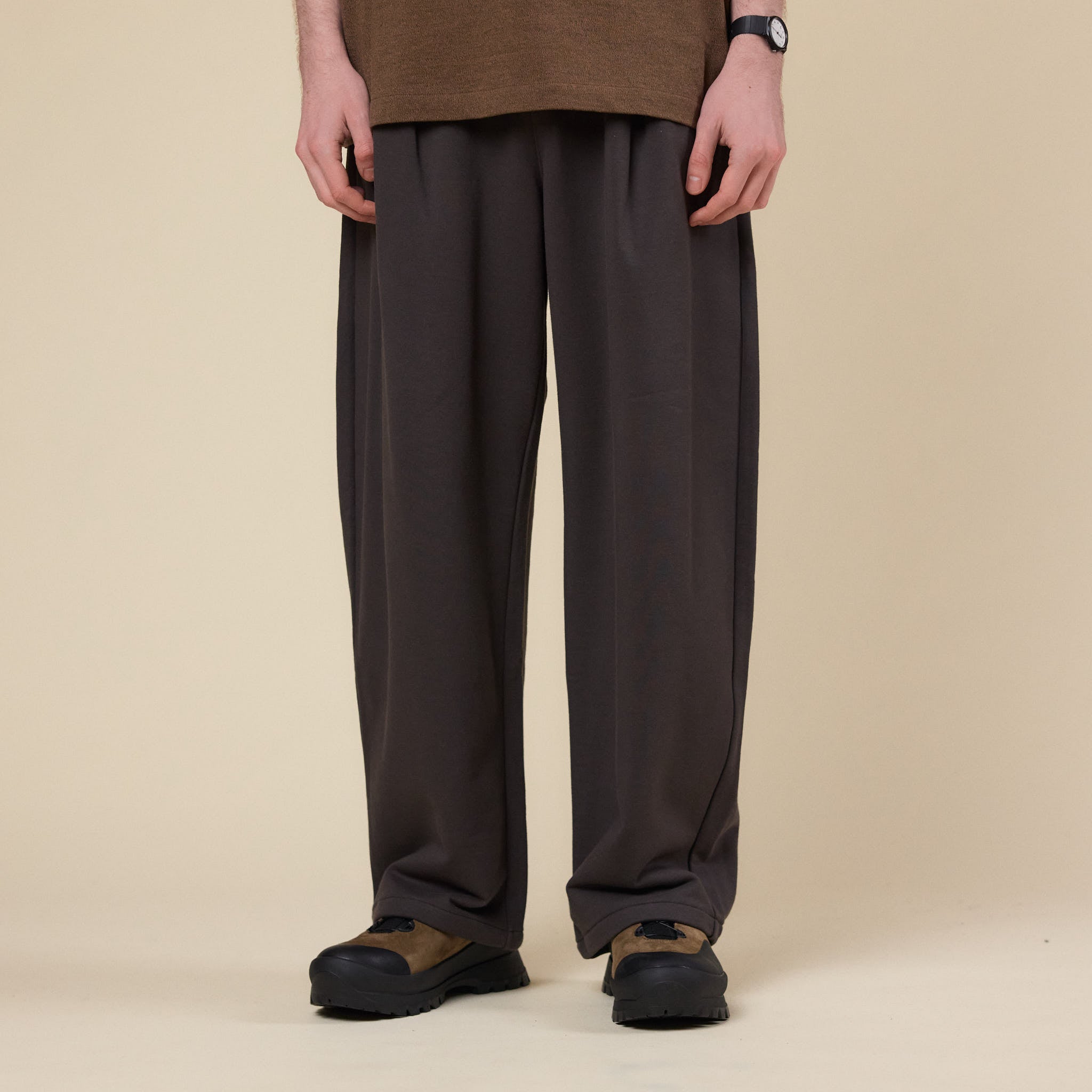 Still by Hand -Wide Sweat Pants - Brown Charcoal