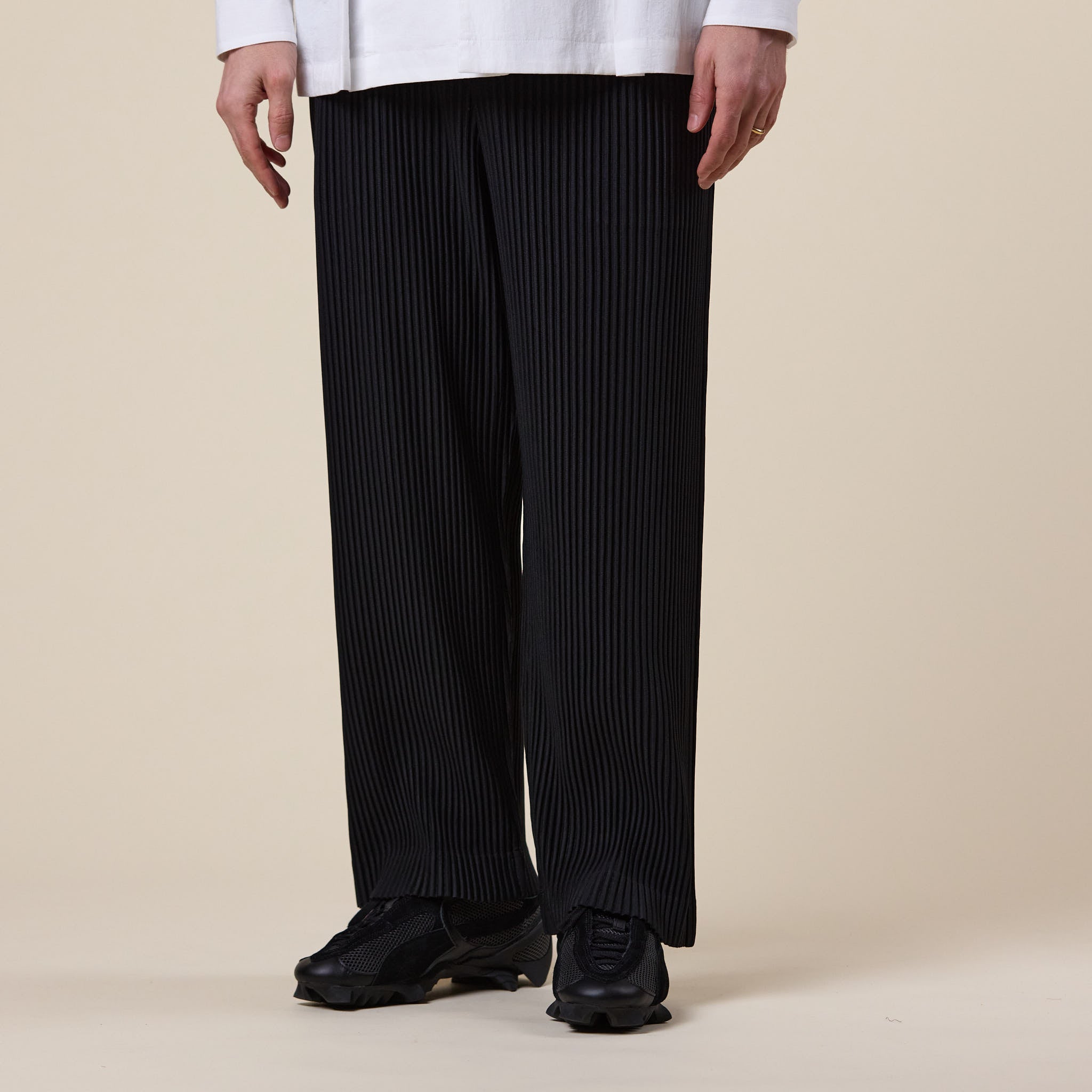Homme Plissé Issey Miyake - Straight Leg Colour Pleats 1 Trousers - Black