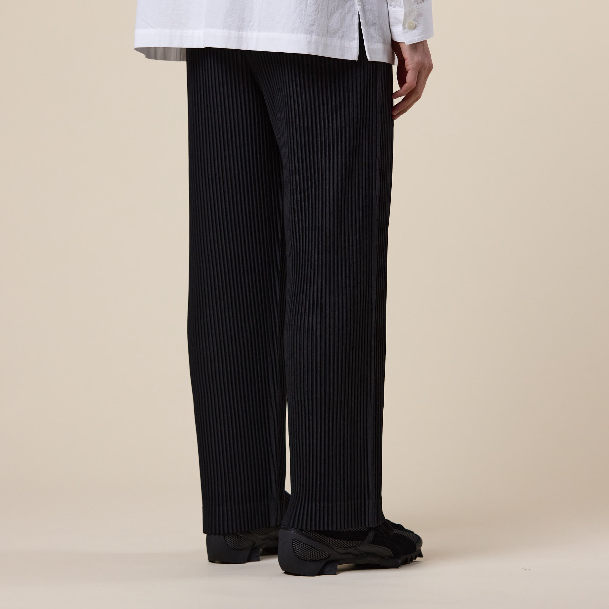 Homme Plissé Issey Miyake - Straight Leg Colour Pleats 1 Trousers - Black