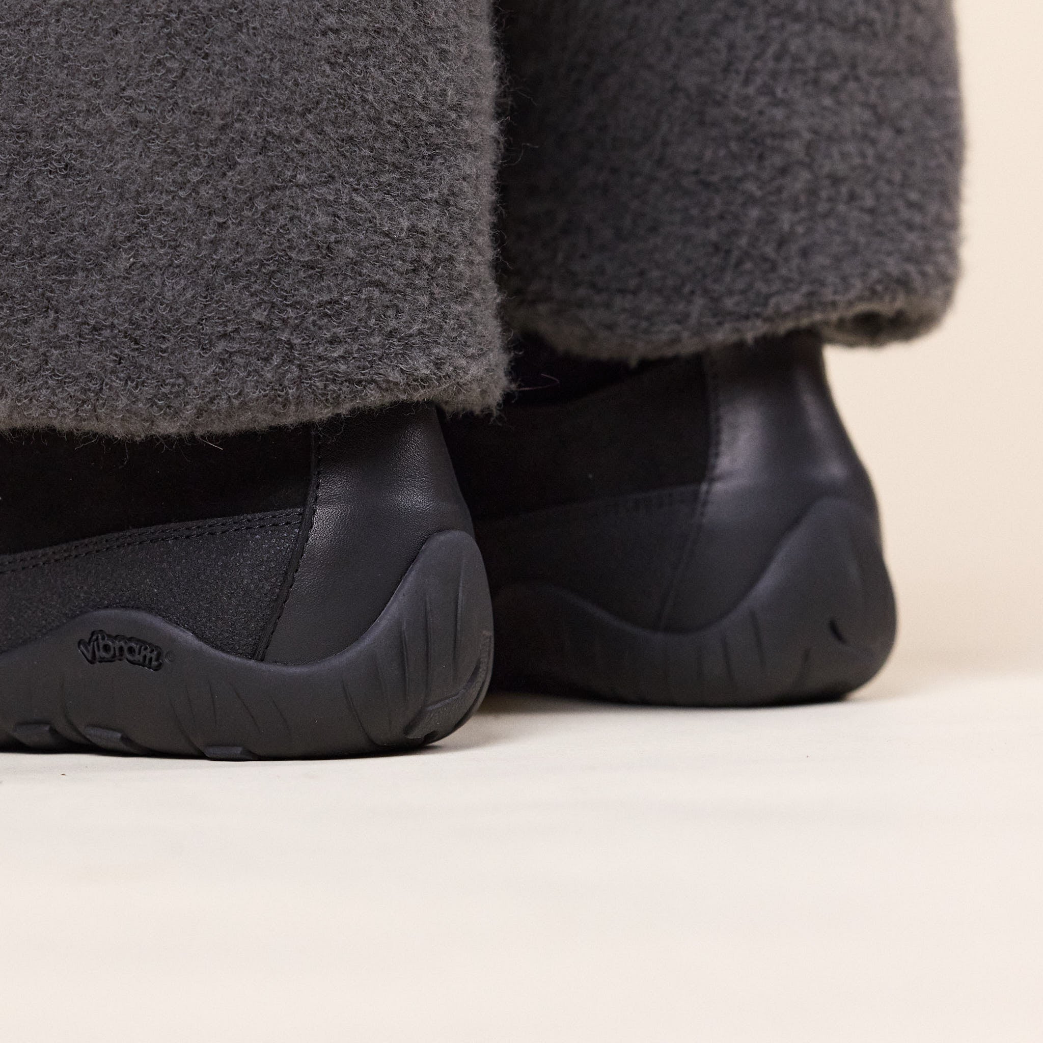 Tarvas - Wanderer Suede - Black