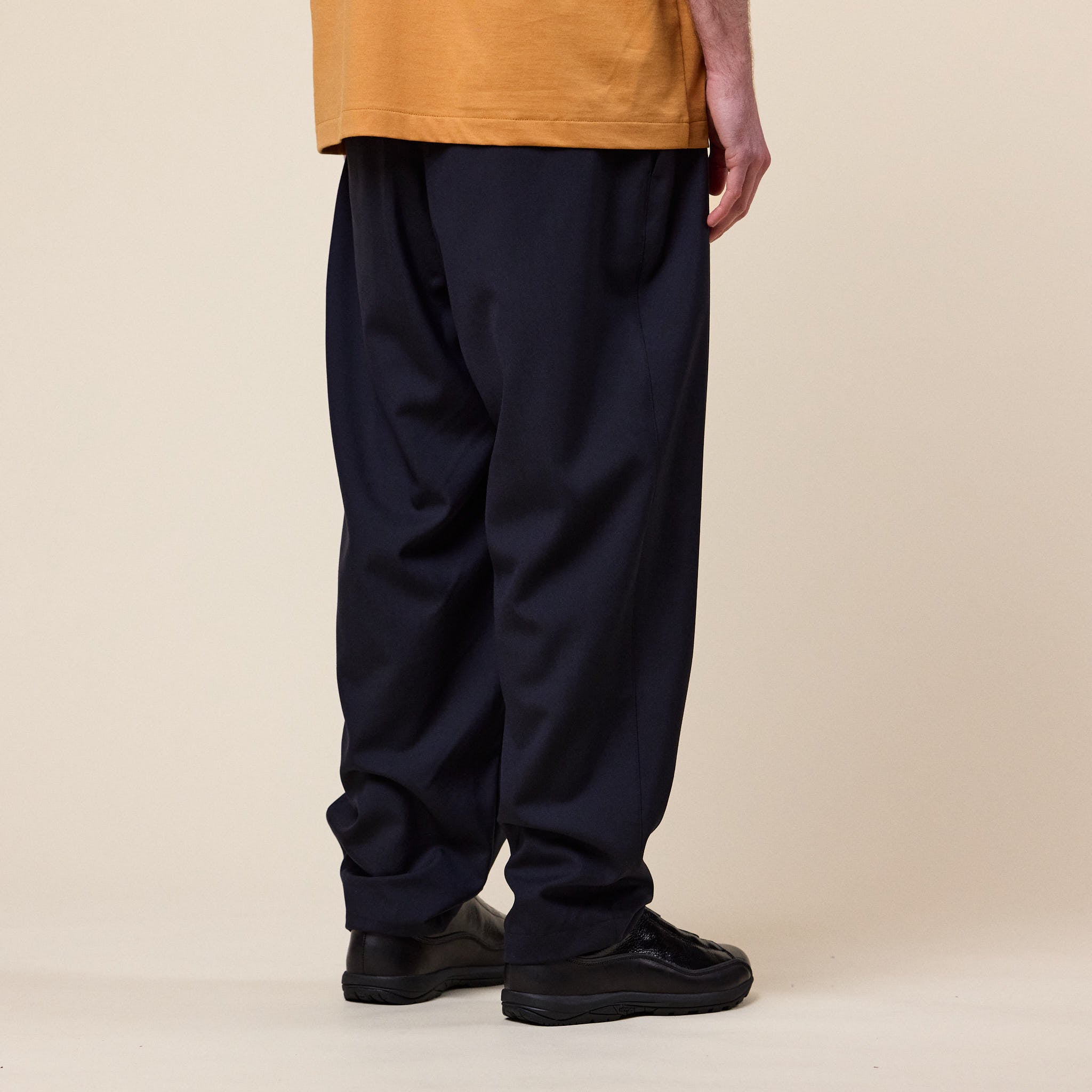 Still by Hand - Tapered Summer Wool Easy Pants - Black Navy