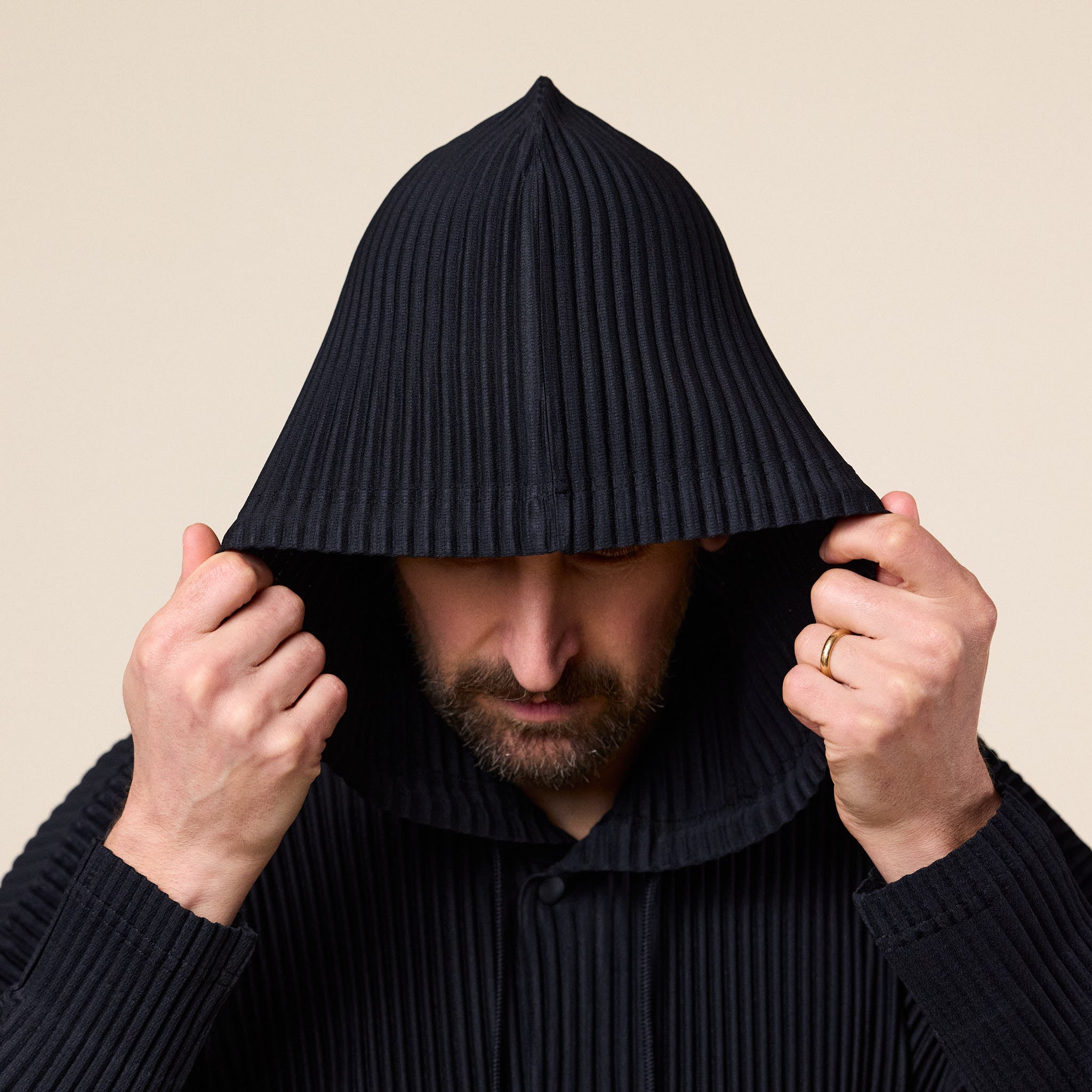 Homme Plissé Issey Miyake - Monthly Colours Pleated Hoodie - Black