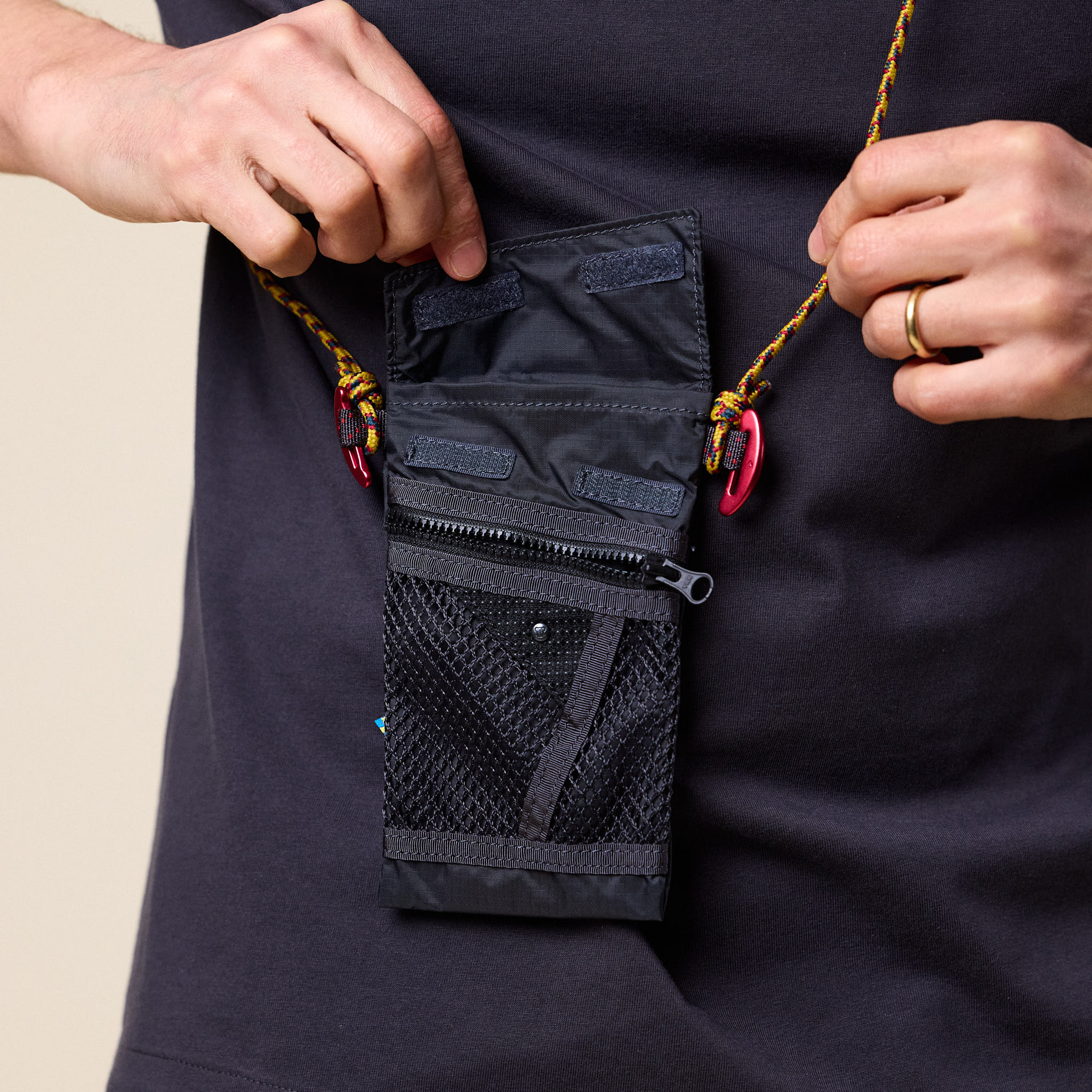 Klättermusen - Algir Lanyard Pocket Bag - Raven Black