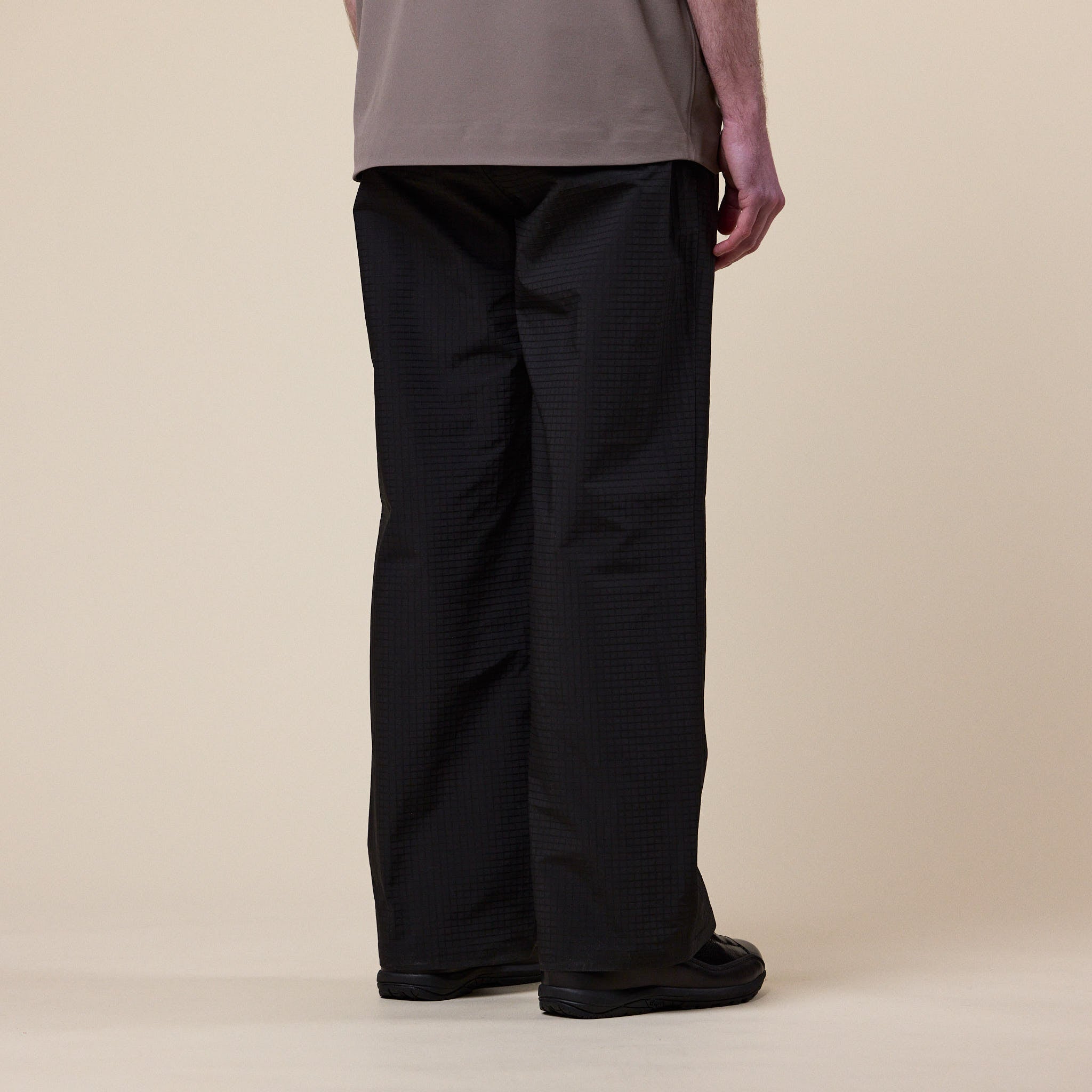 Hiking Patrol - Waypoint Rip-Stop Pleated Trouser - Charcoal Black