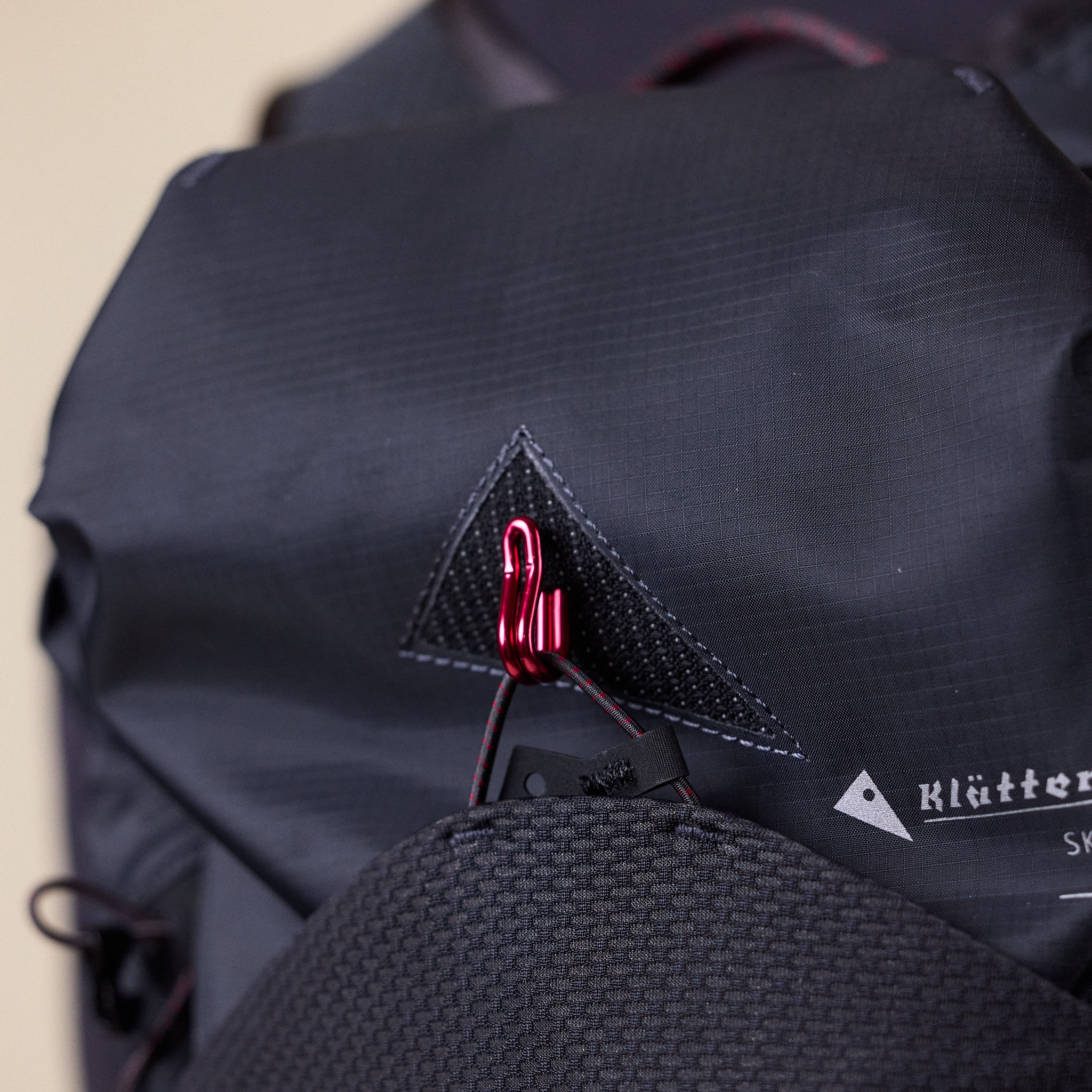 Klättermusen - Skyrymner 20L Backpack - Raven Black