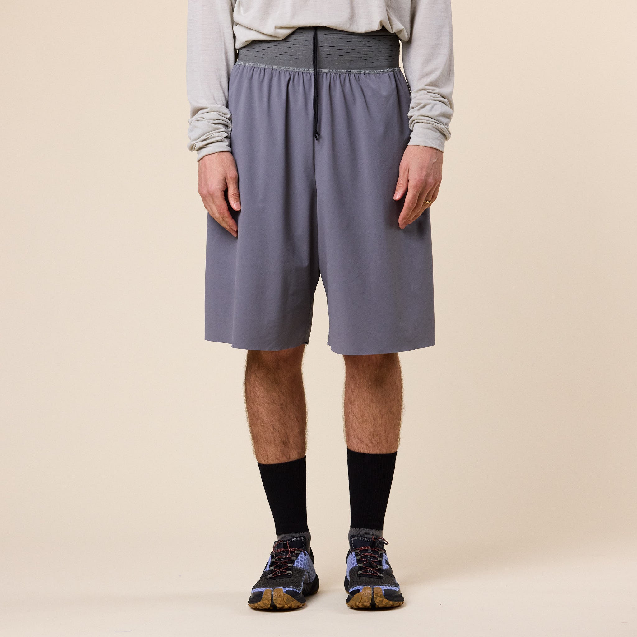 Gnuhr - Warp Short Long - Charcoal Grey