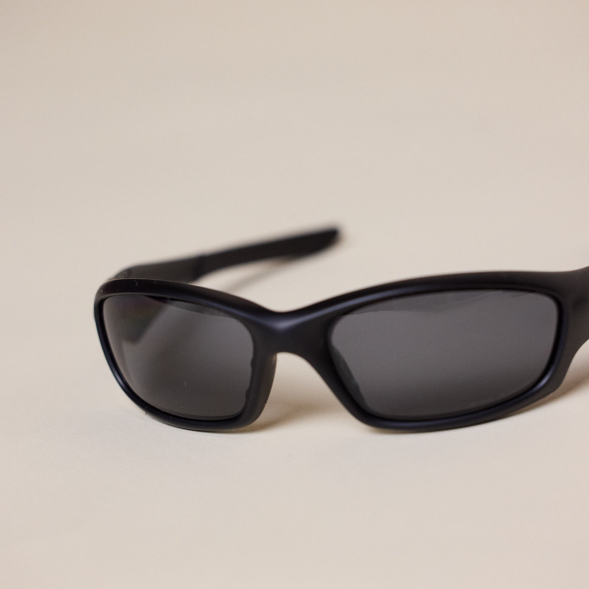 Oakley - Straight Jacket Sunglasses - Matte Black / Grey Polarized