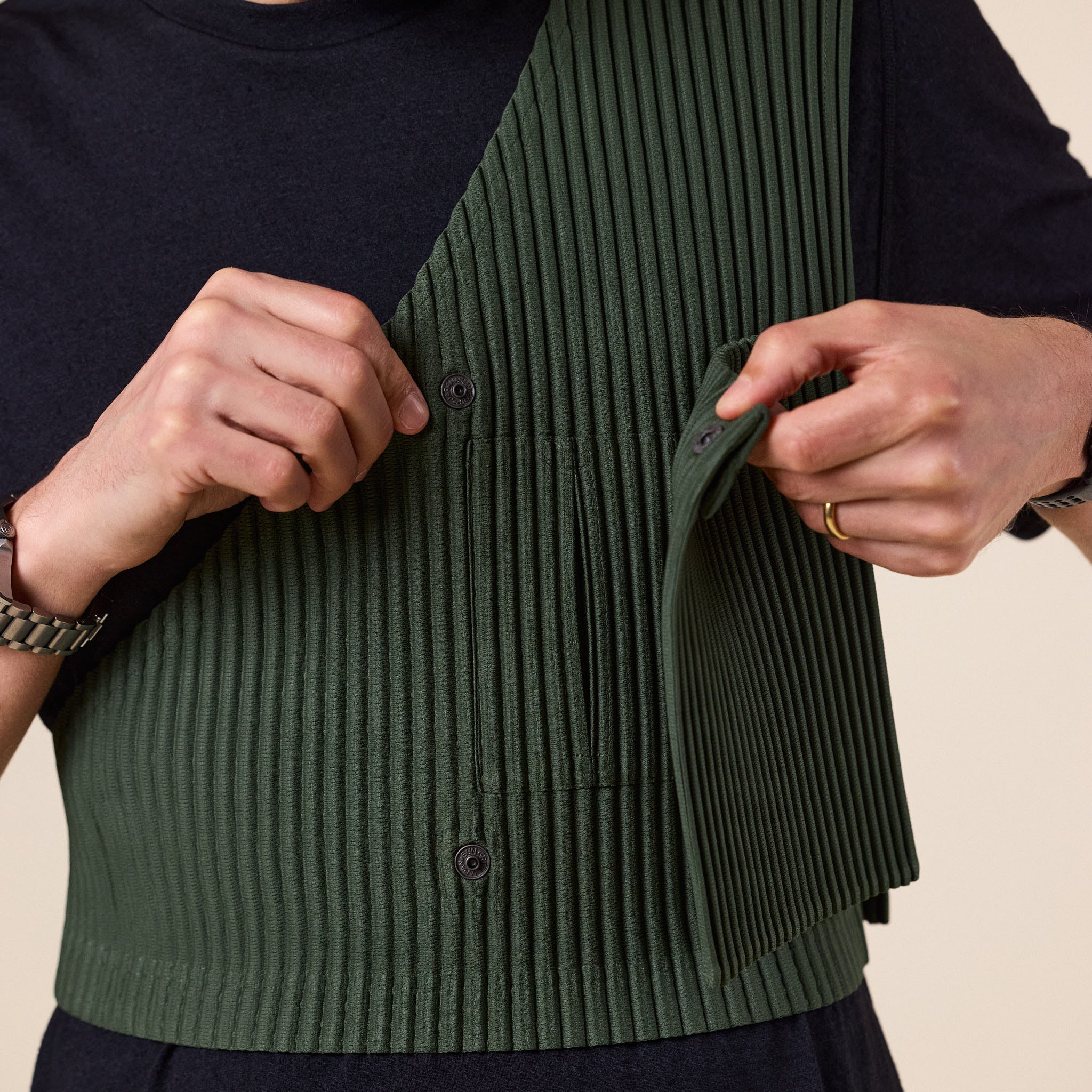 Homme Plissé Issey Miyake - Painters Gear Vest - Duomo Door Green